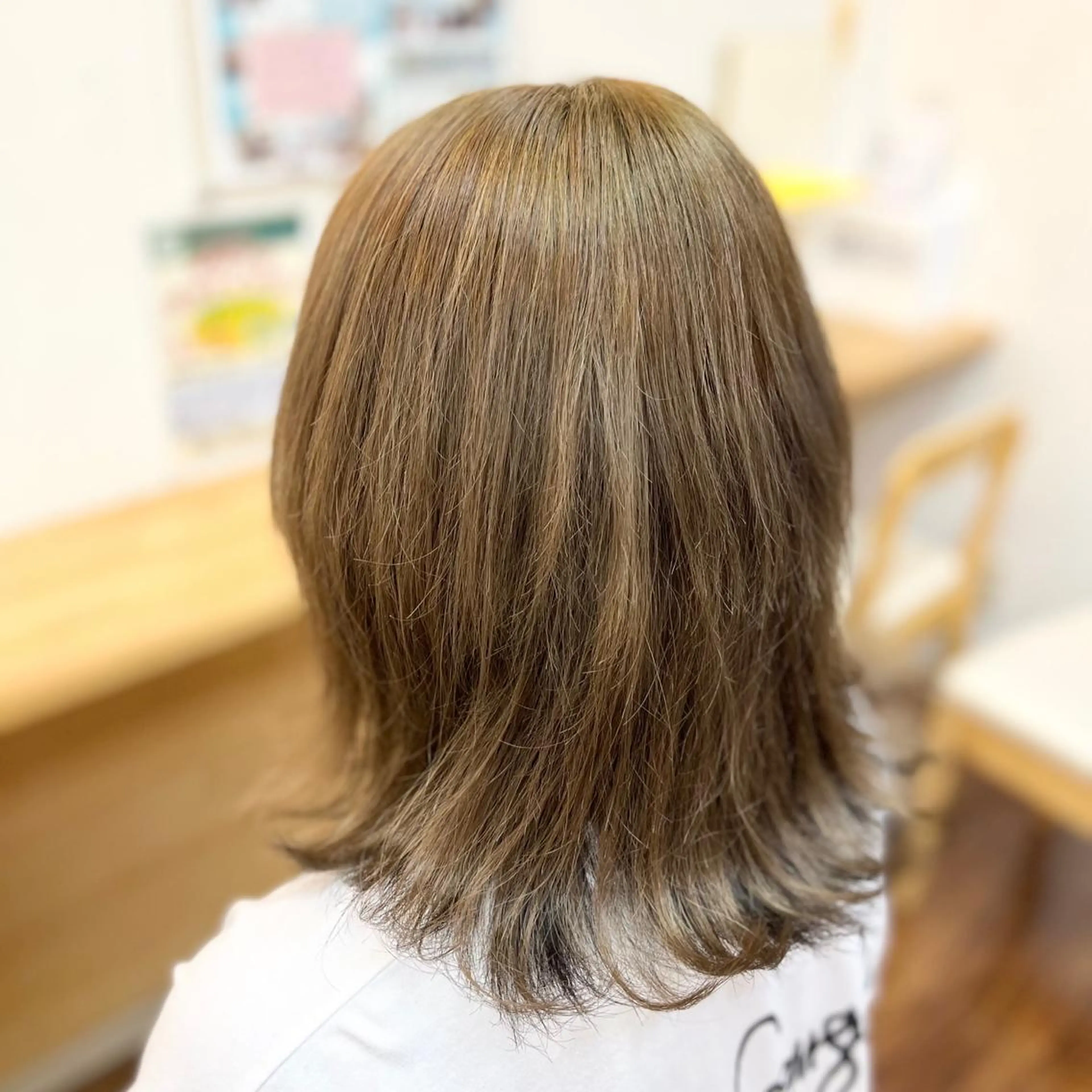 ミディアム 外ハネヘア イッツ！登戸店所属・冨田 豊のヘアスタイル