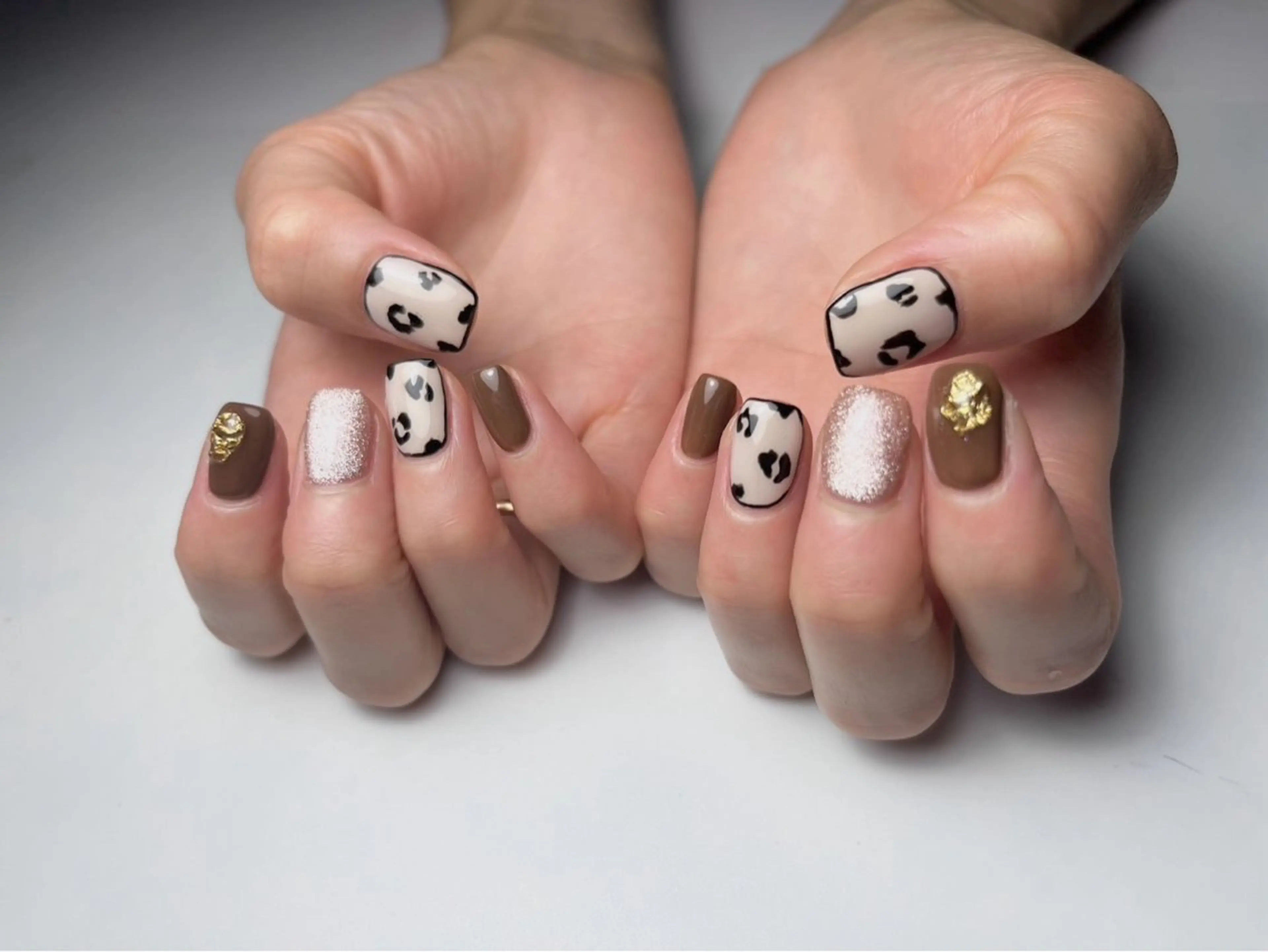 ネイル アニマル柄 マグネットネイル 白日-hakubi nail-のネイルデザイン