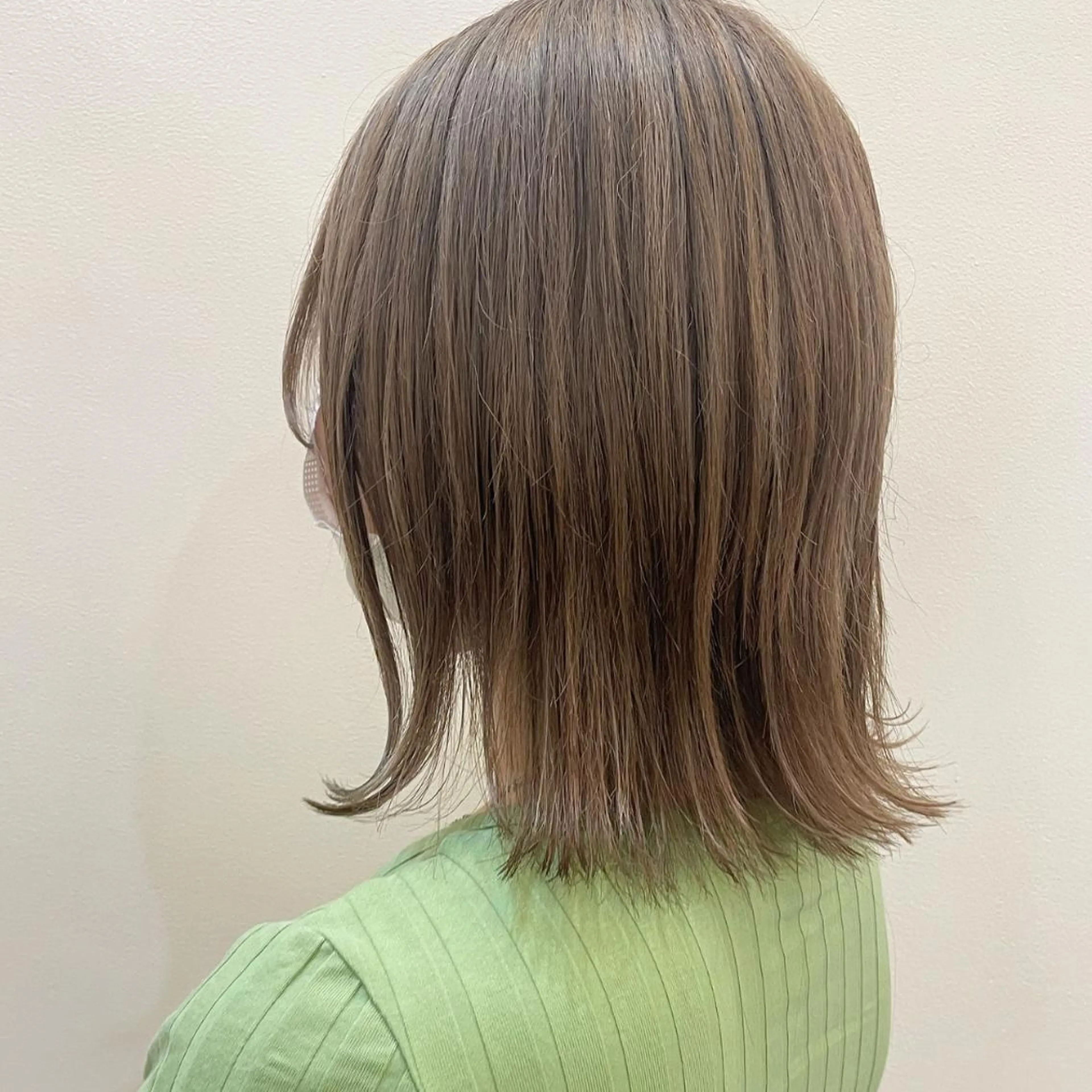 ミディアム カラー カット ヘアカラー トリートメント 坂田 友梨奈のヘアスタイル