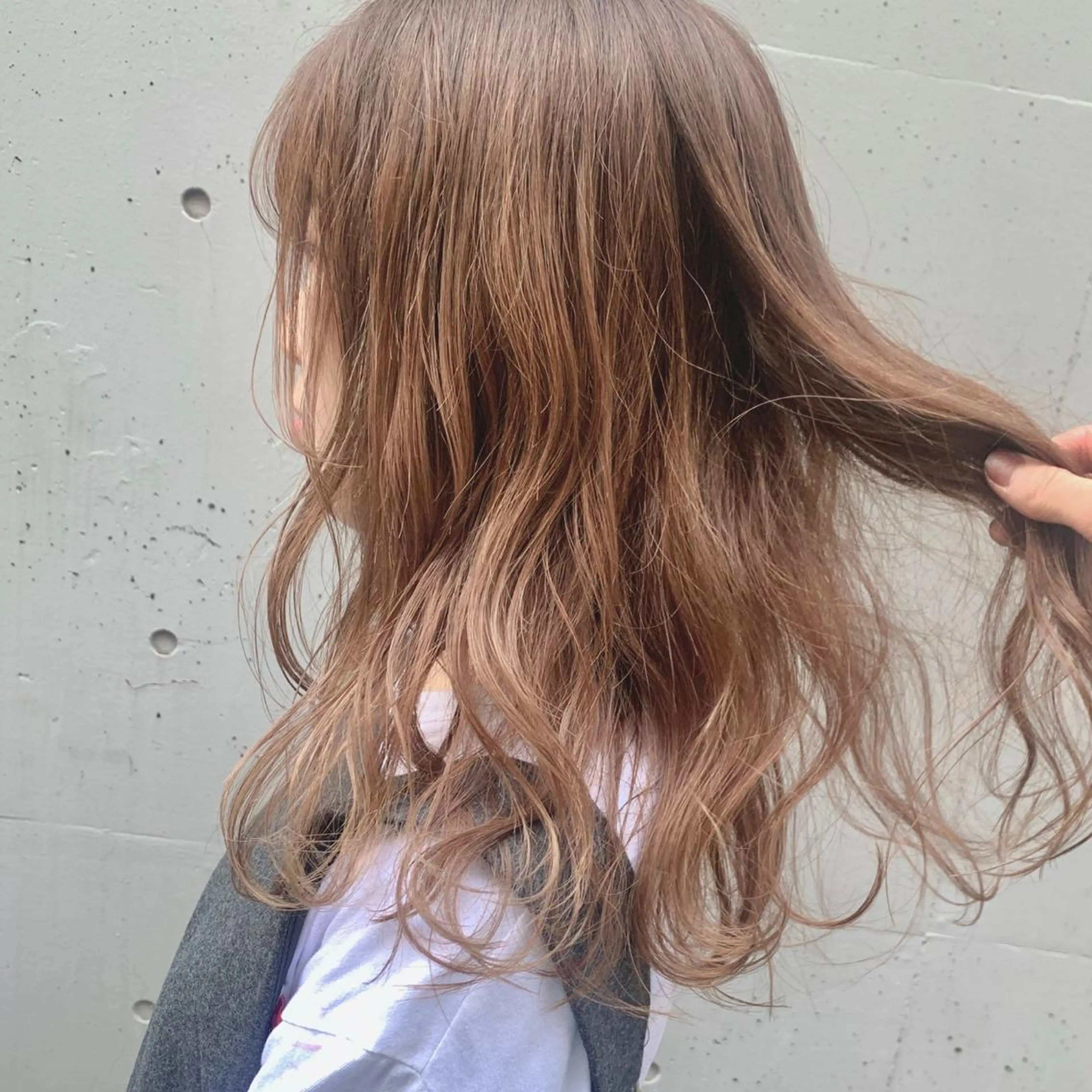 ミディアム カラー LEBEN所属・leben serikaのヘアスタイル