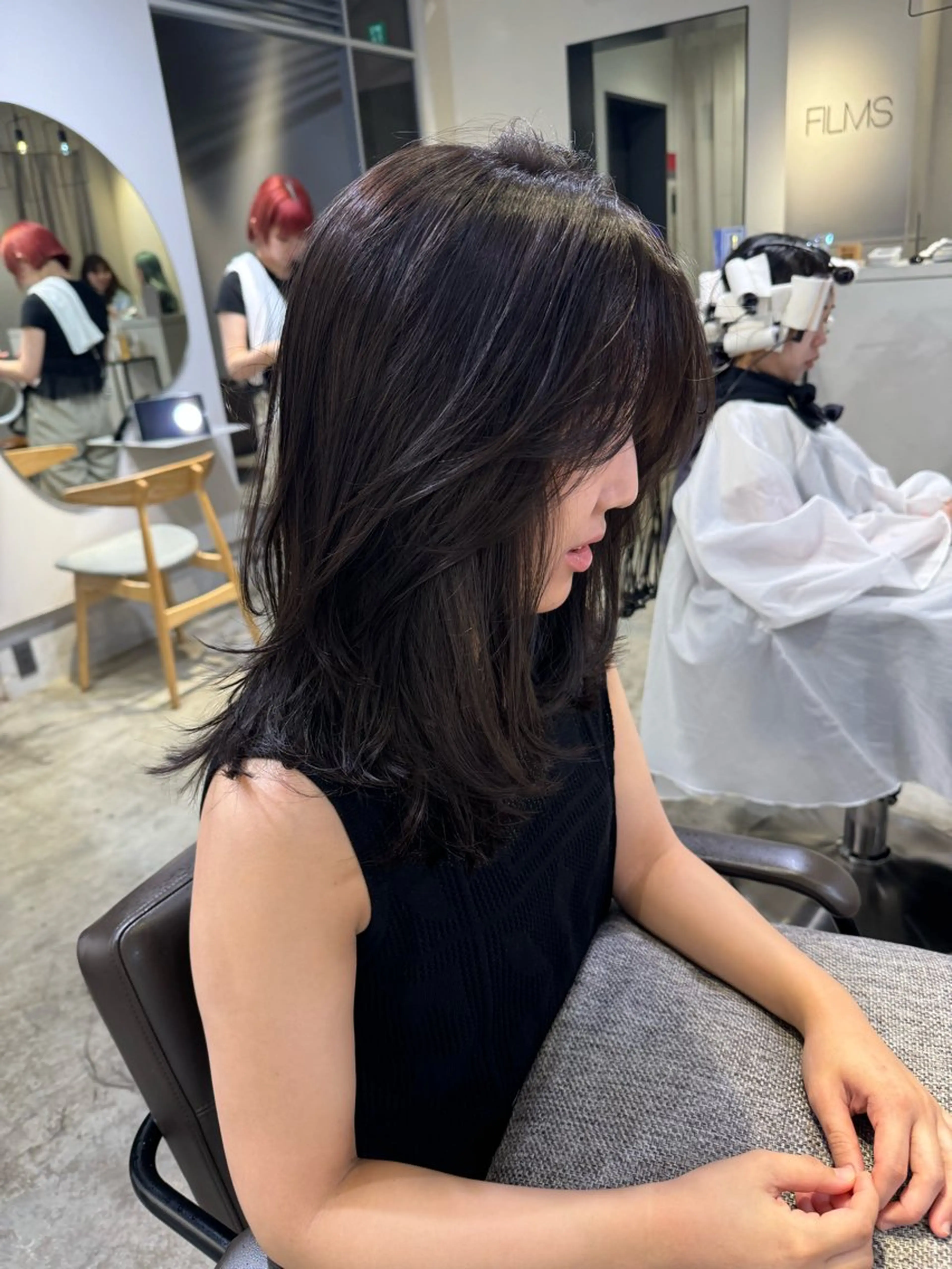セミロング レイヤーカット FILMS 新宿所属・梨澤 百音のヘアスタイル