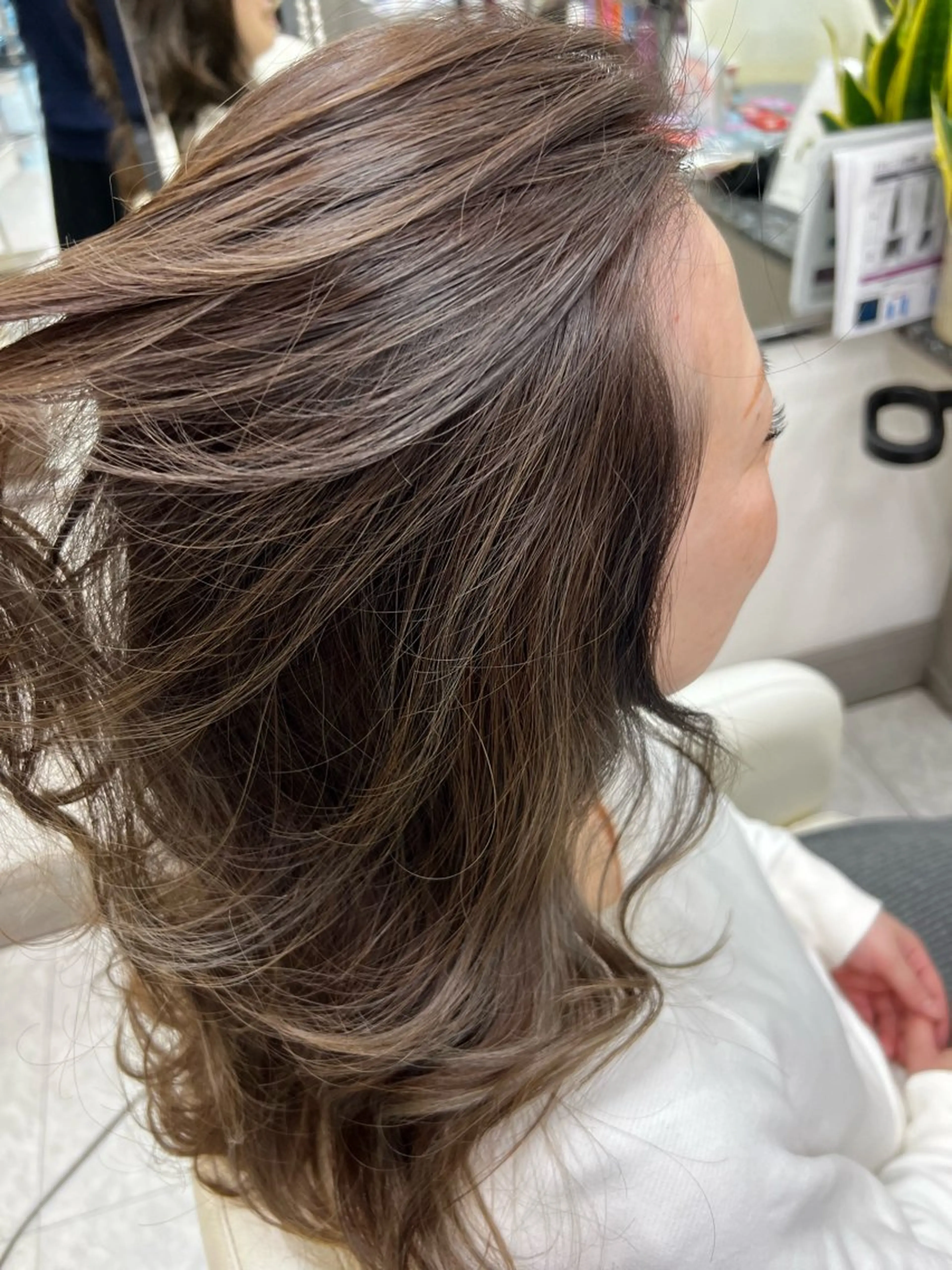 ロング カラー グレージュ ハイライトカラー ハイライト 着付けアレンジ、スパ 定評あり◎タナカエミの眉毛・アイブロウイメージ
