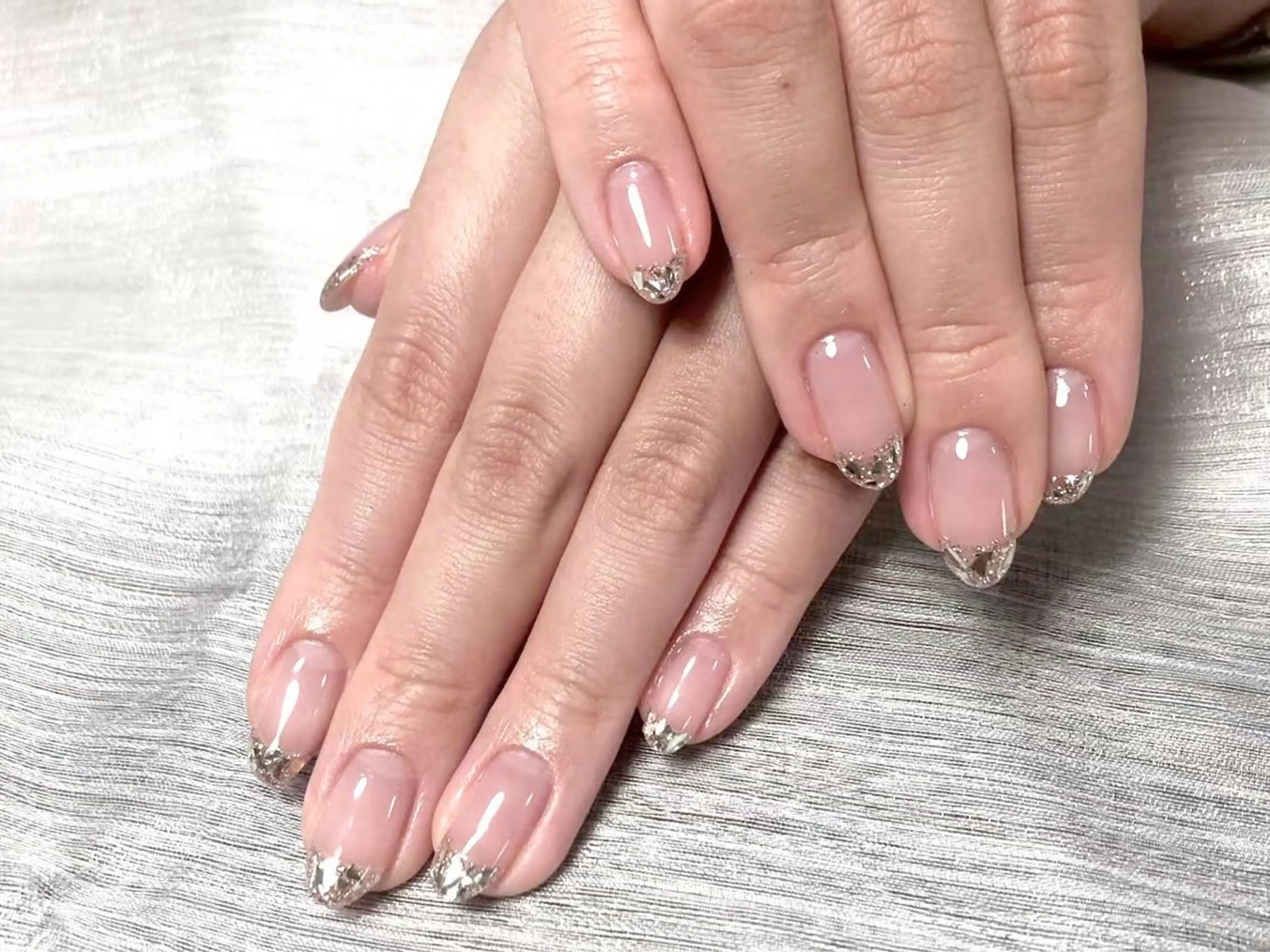 ネイル フレンチネイル ガラスフレンチ ハンドネイル ハンドケア るか 池袋のネイルデザイン