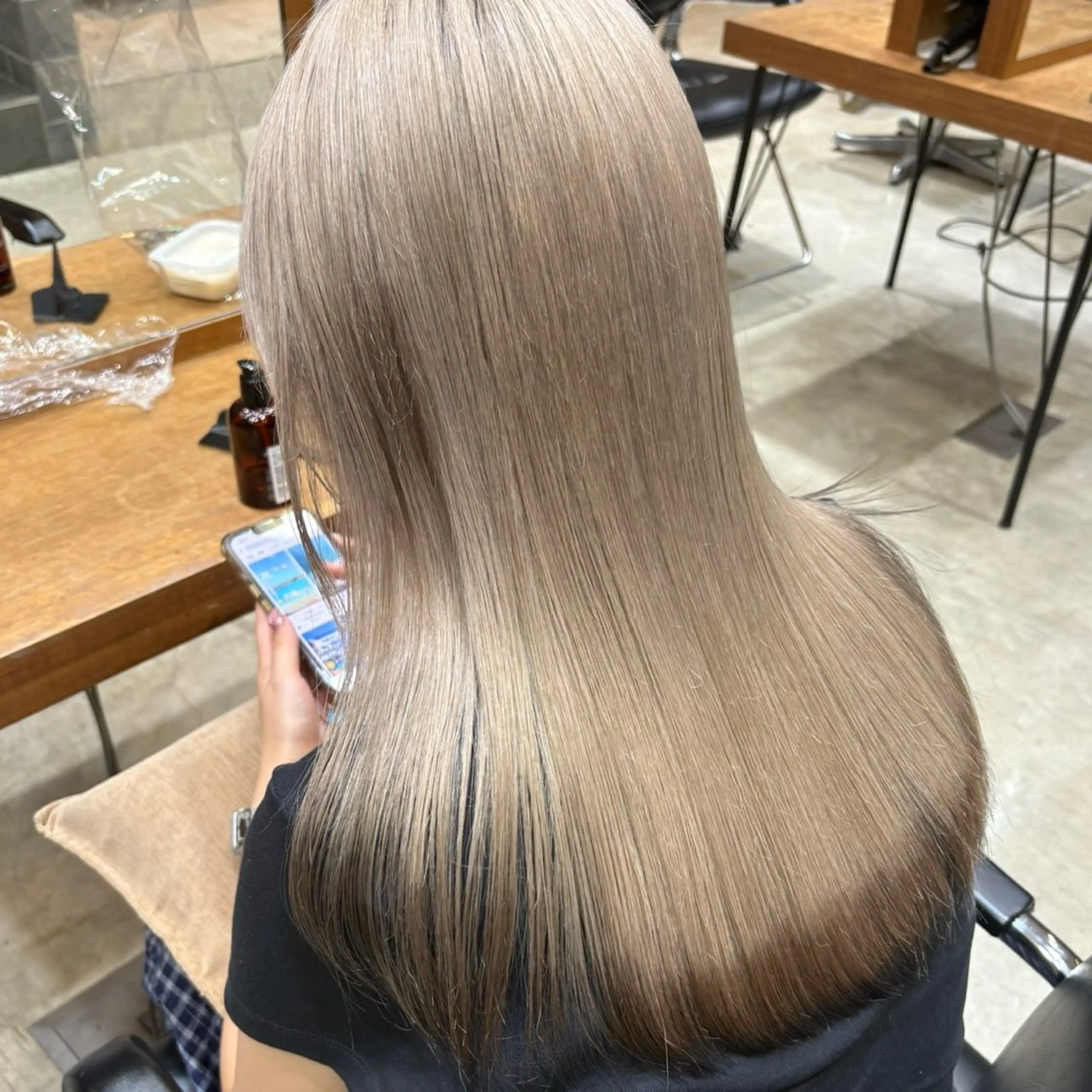 カラー em HAIR所属・透明感カラー🫧 ハイトーン/ケン💫のヘアスタイル