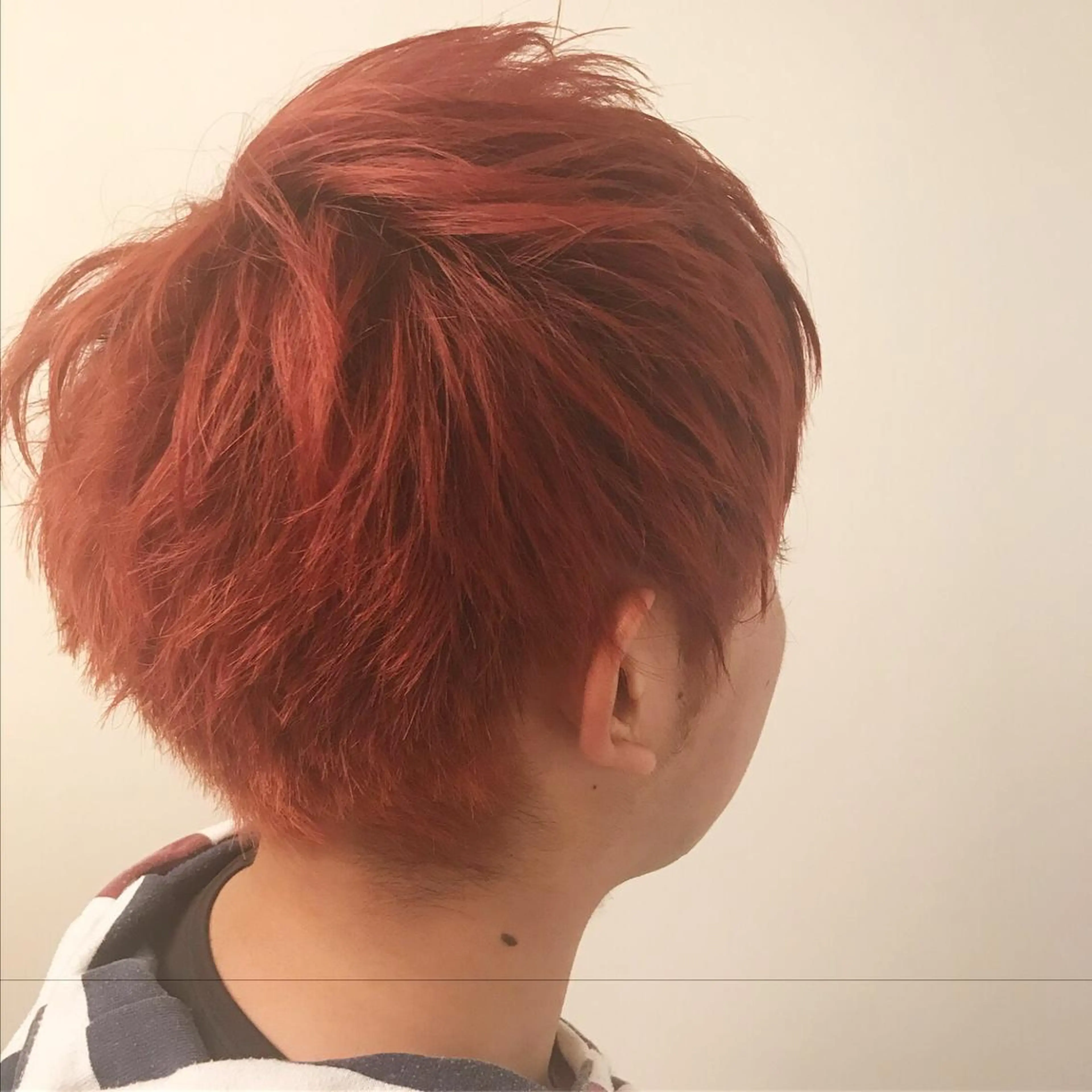 ショート カラー 韓国風ヘア トリートメント AILEE所属・ウルフカット レイヤーカット上柿のヘアスタイル