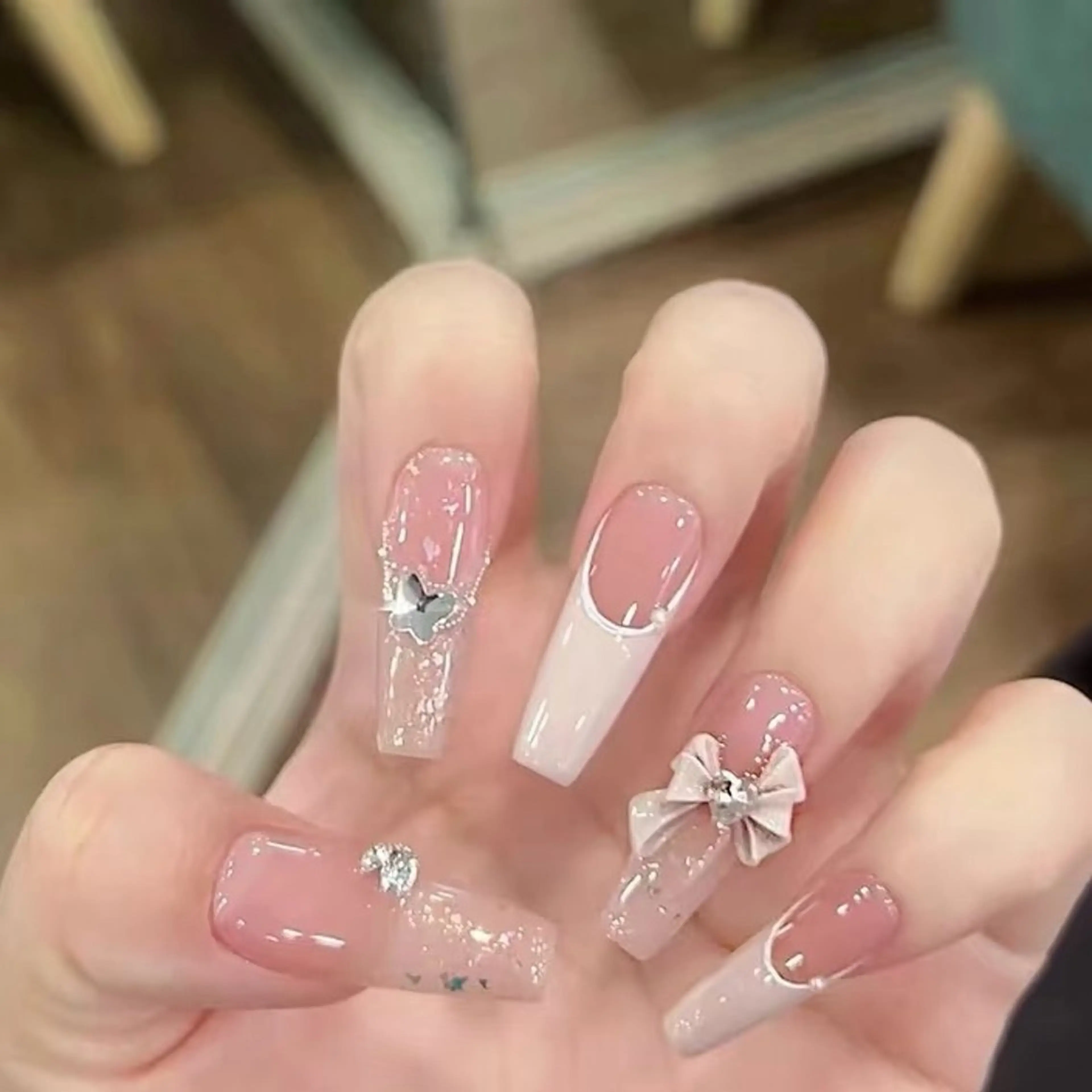 ネイル 成人式 ジェルネイル ネイルチップ ハンドネイル Momoa nail salon所属・MoMoA Nail ネイル長さ出し専門店のネイルデザイン