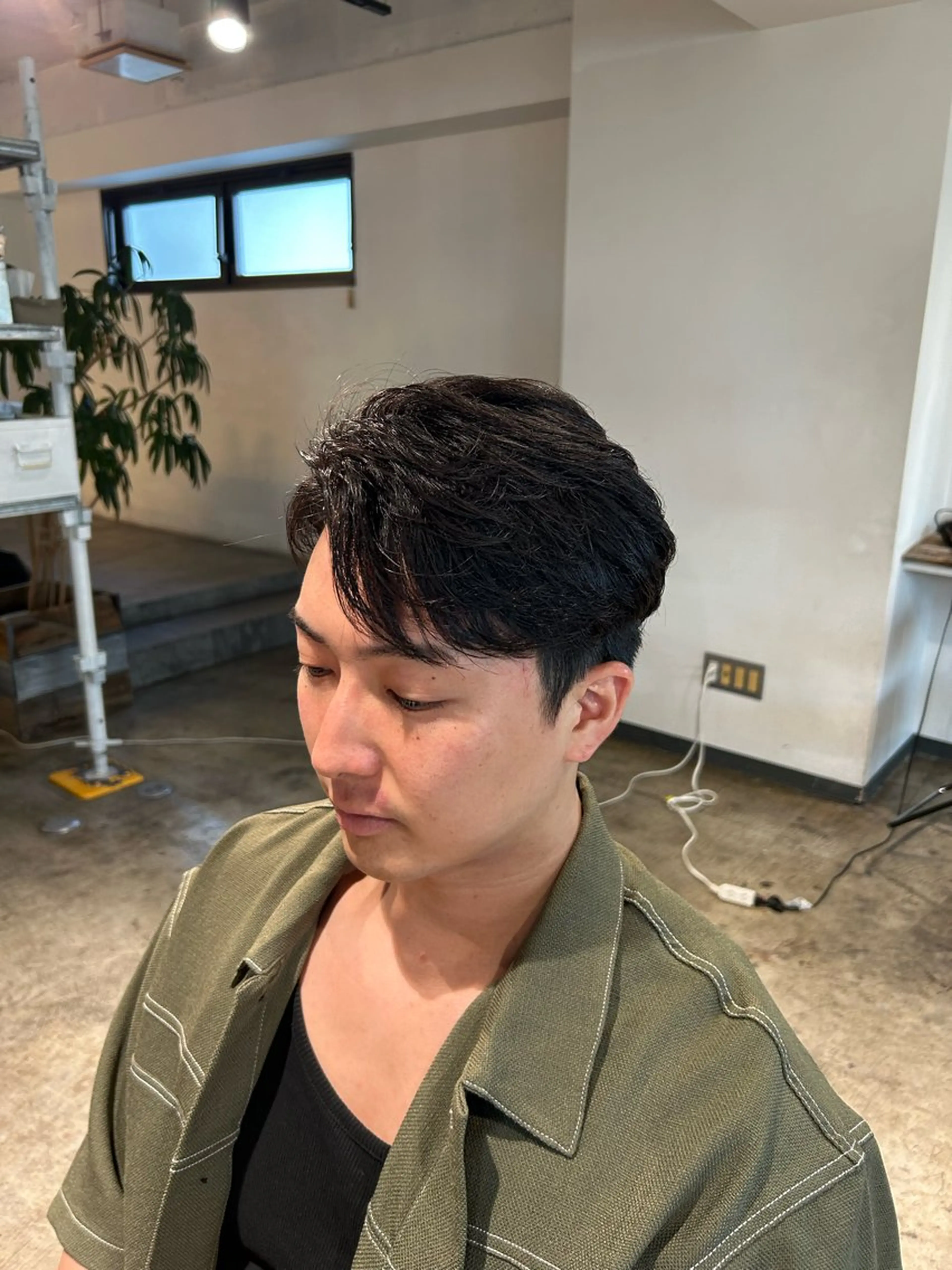 ショート パーマ メンズ センターパート ダウンパーマ カルマパーマ メンズ韓国風 マッシュ カット パーマ become men's hair 名駅店所属・名駅/フェザーパーマ 韓国ヘア/森岡のヘアスタイル