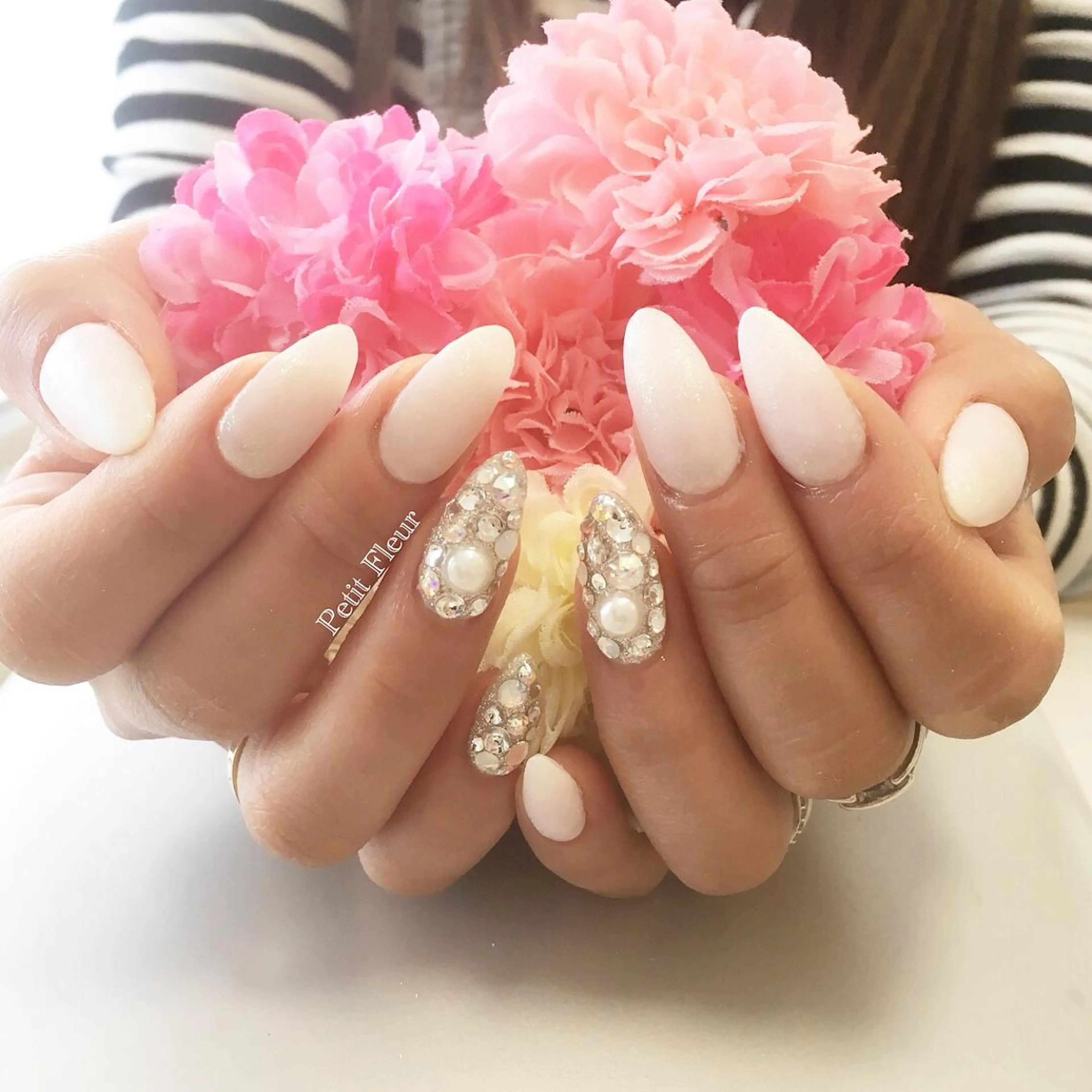 ネイル ラメ(グリッター) マットネイル 春ネイル Petit Fleur所属・青柳 亜梨奈のマツエク・マツパデザイン