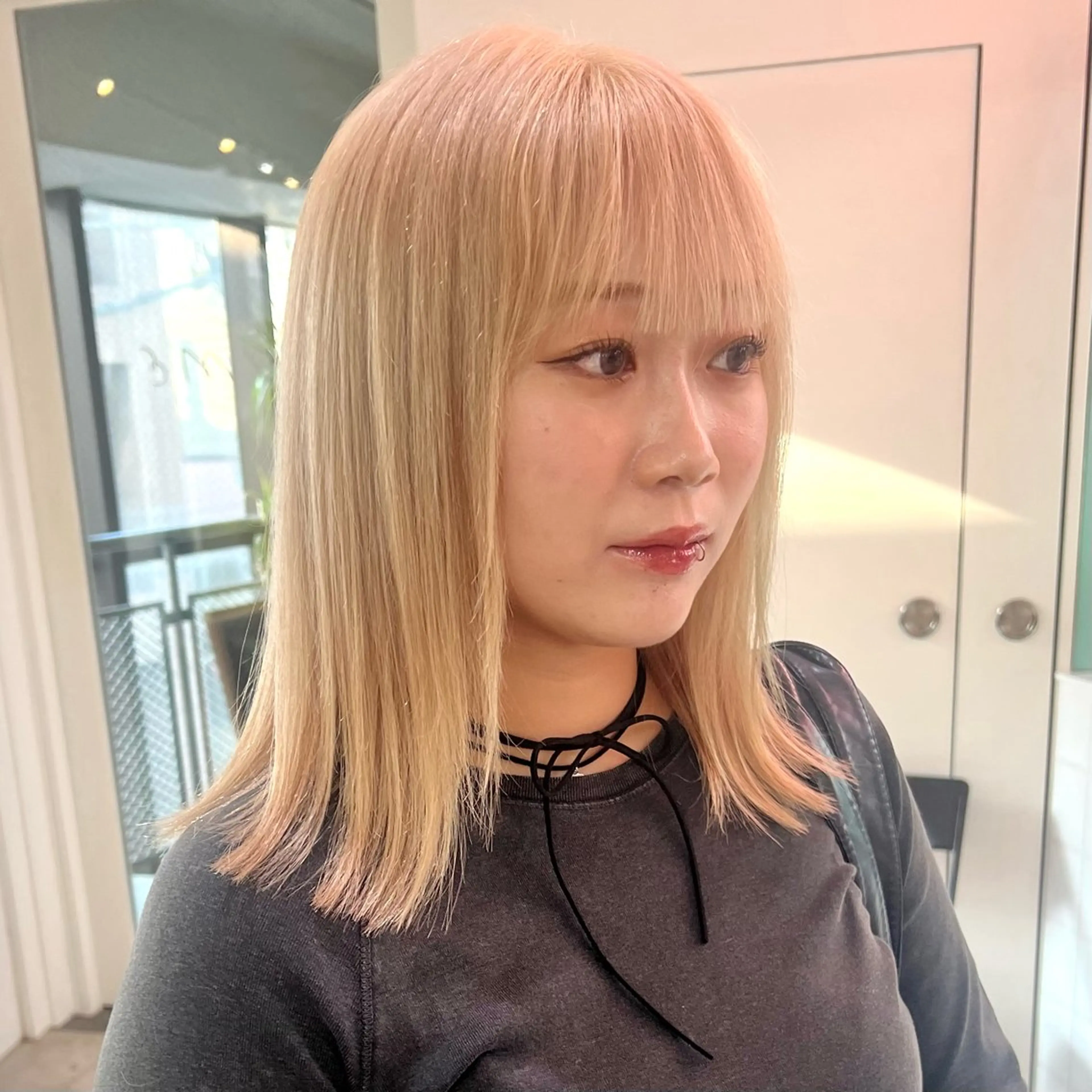 ショート カラー ヘアアレンジ カット ヘアカラー 🧨ブリーチー×ボブ レイヤー💎じゅえるのヘアスタイル
