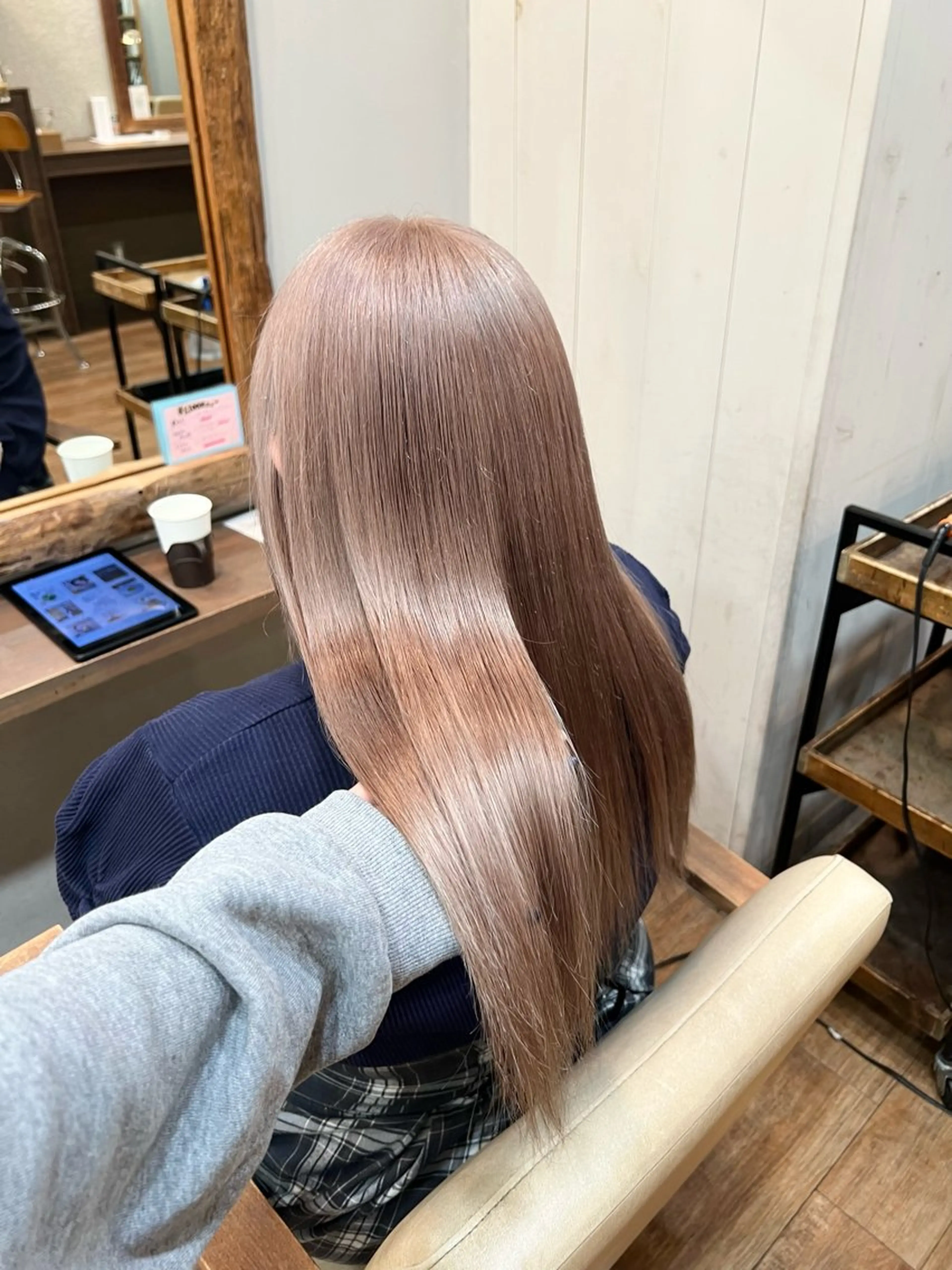 ロング カラー ベージュカラー ミルクティーベージュ ホワイトミルクティーベージュ ヘアカラー きむら なみか🪐のヘアスタイル