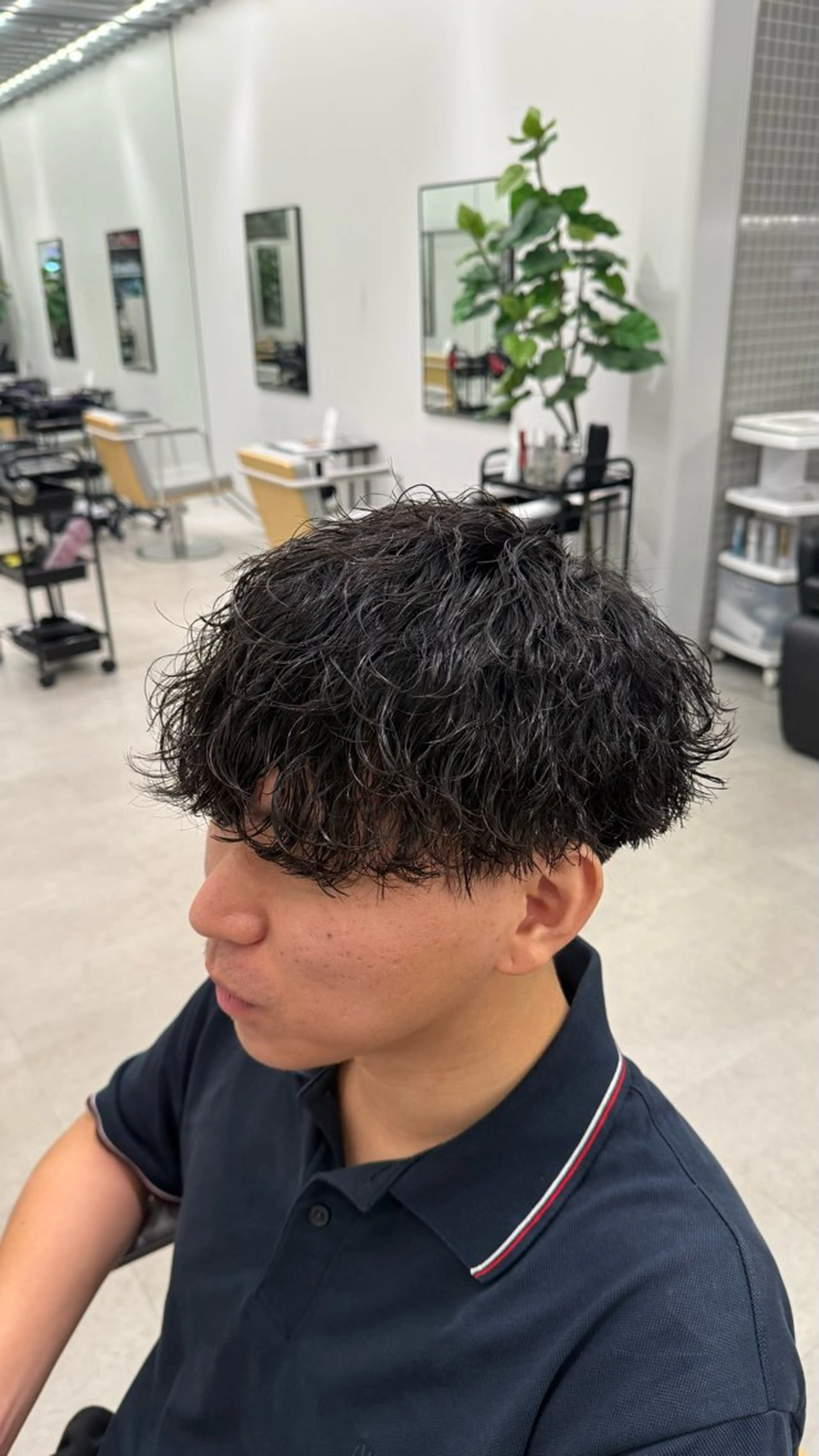 ショート メンズ 波巻きパーマ Joule 植木永遠のヘアスタイル