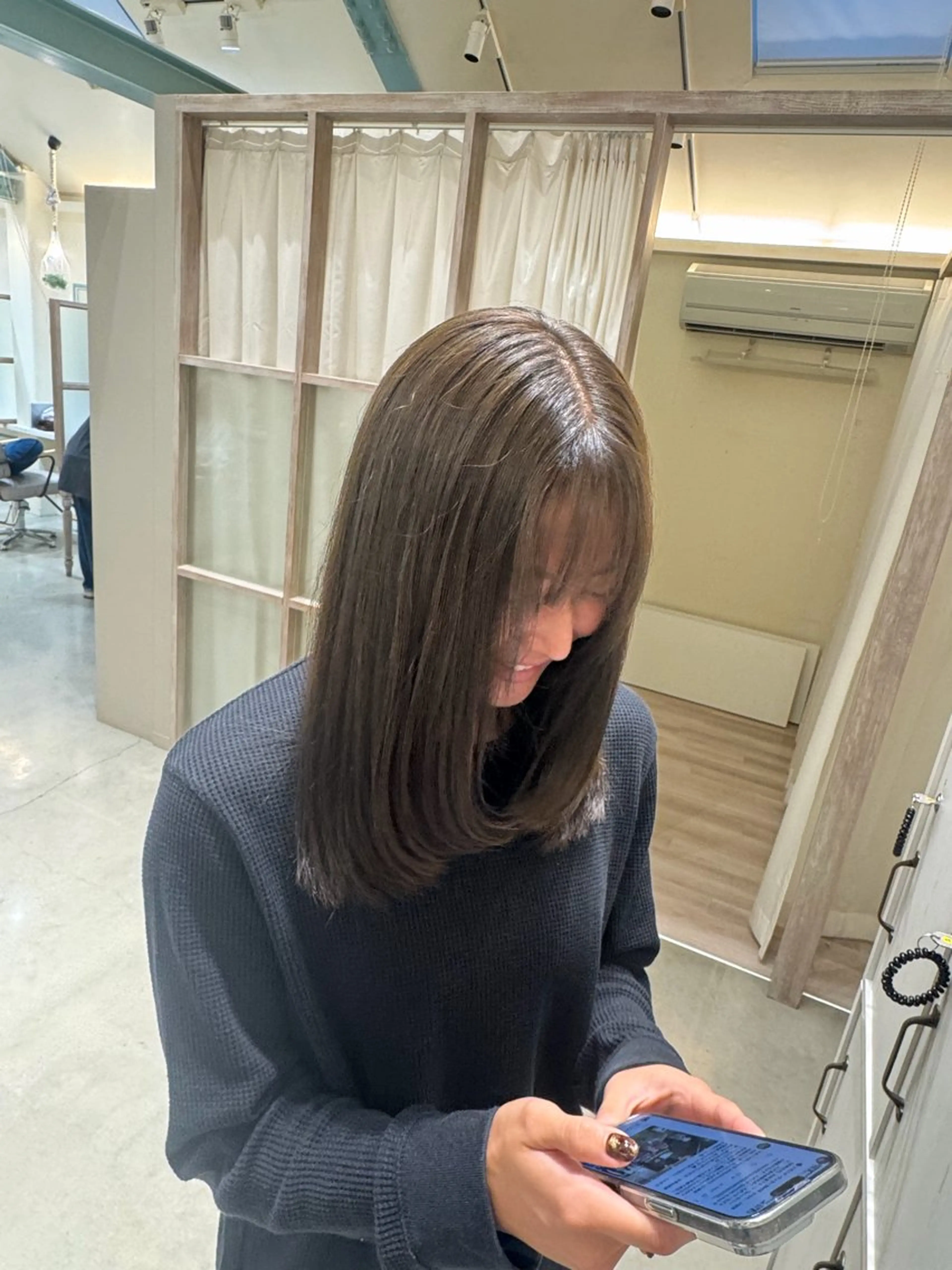 セミロング レイヤーカット ヘアカラー トリートメント 太田 千尋のヘアスタイル