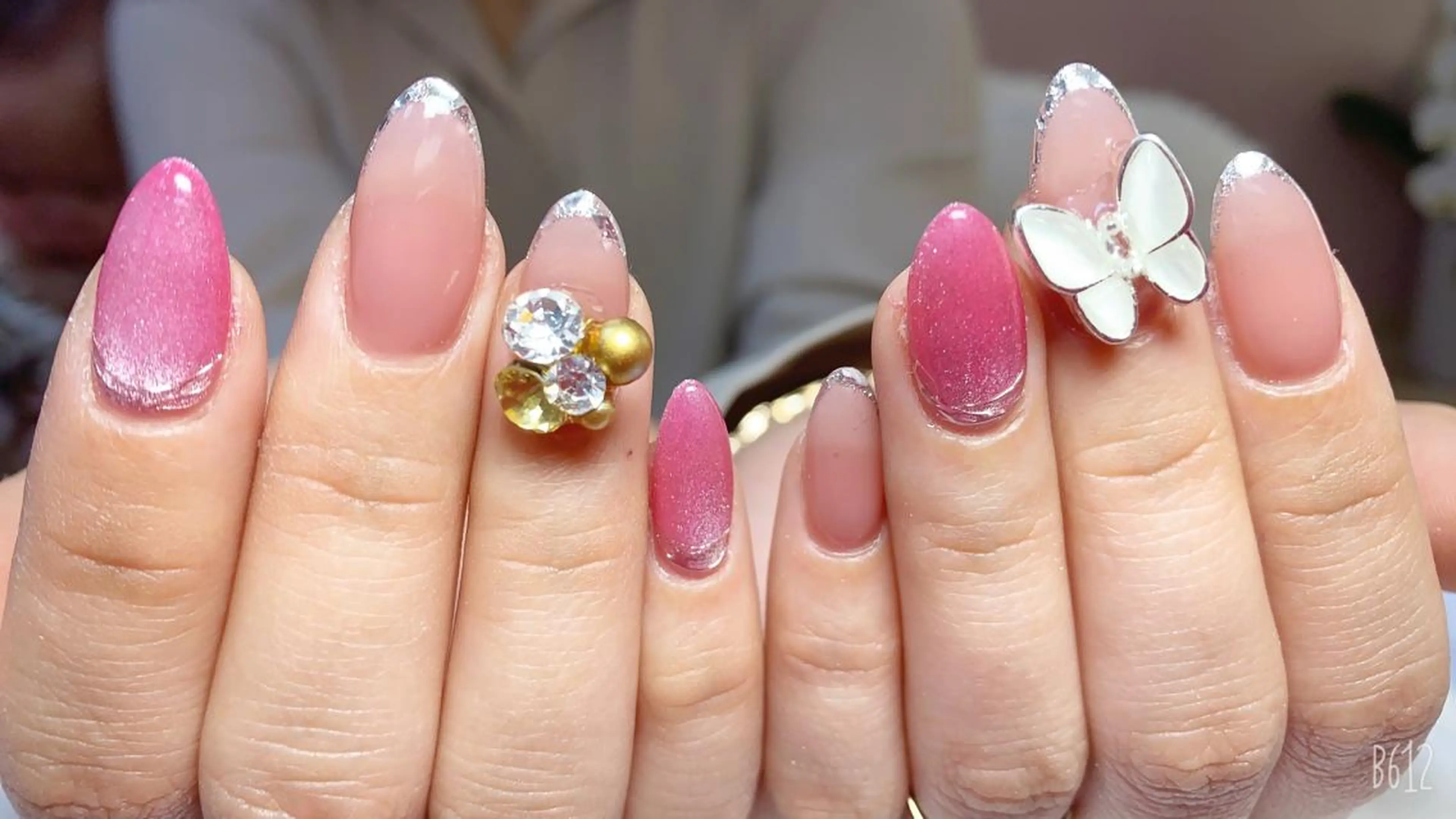ネイル ハンドネイル ManiNail所属・Mani Nailsのネイルデザイン
