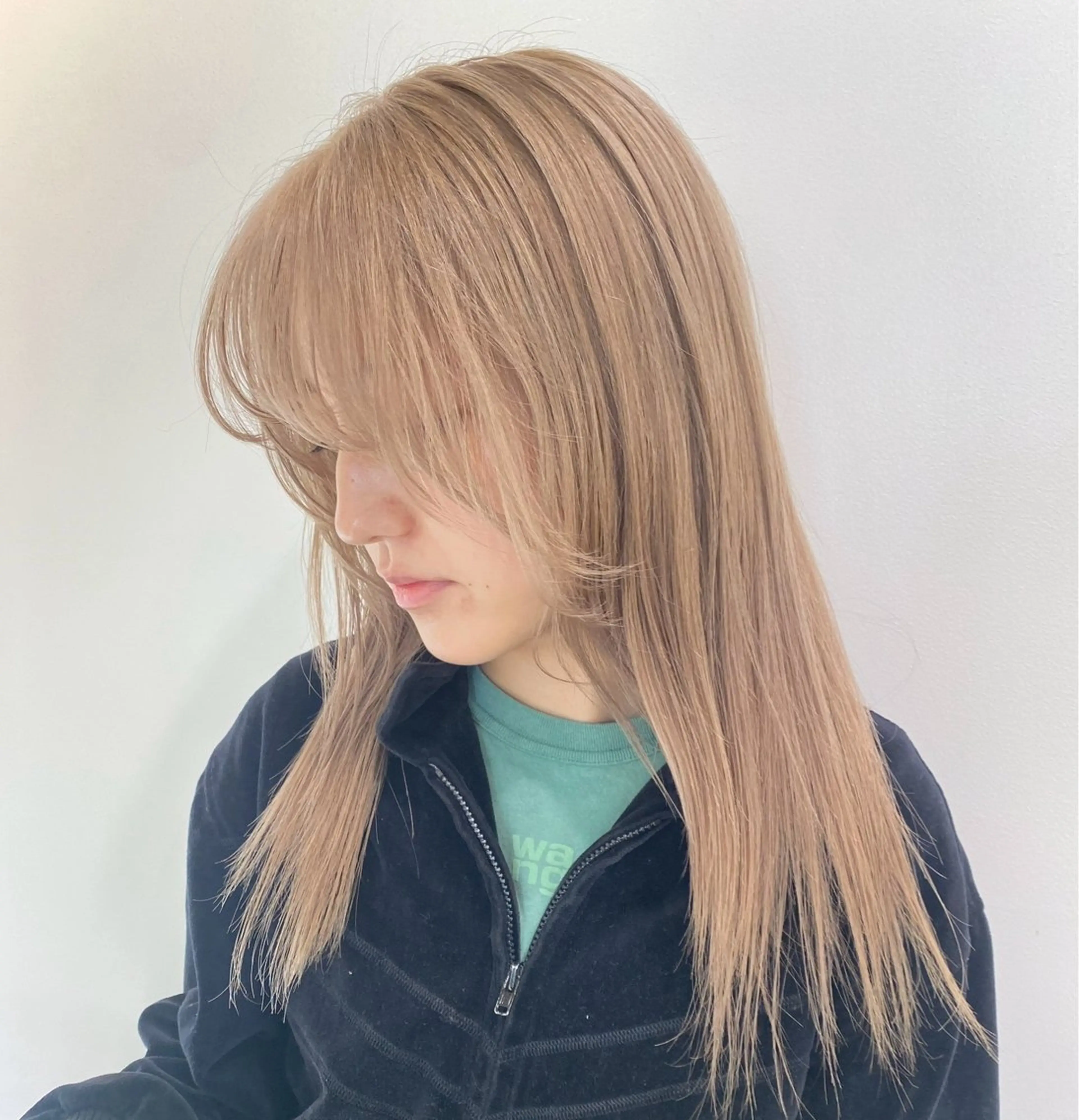 カラー ベージュ×艶🍨 mihoのヘアスタイル