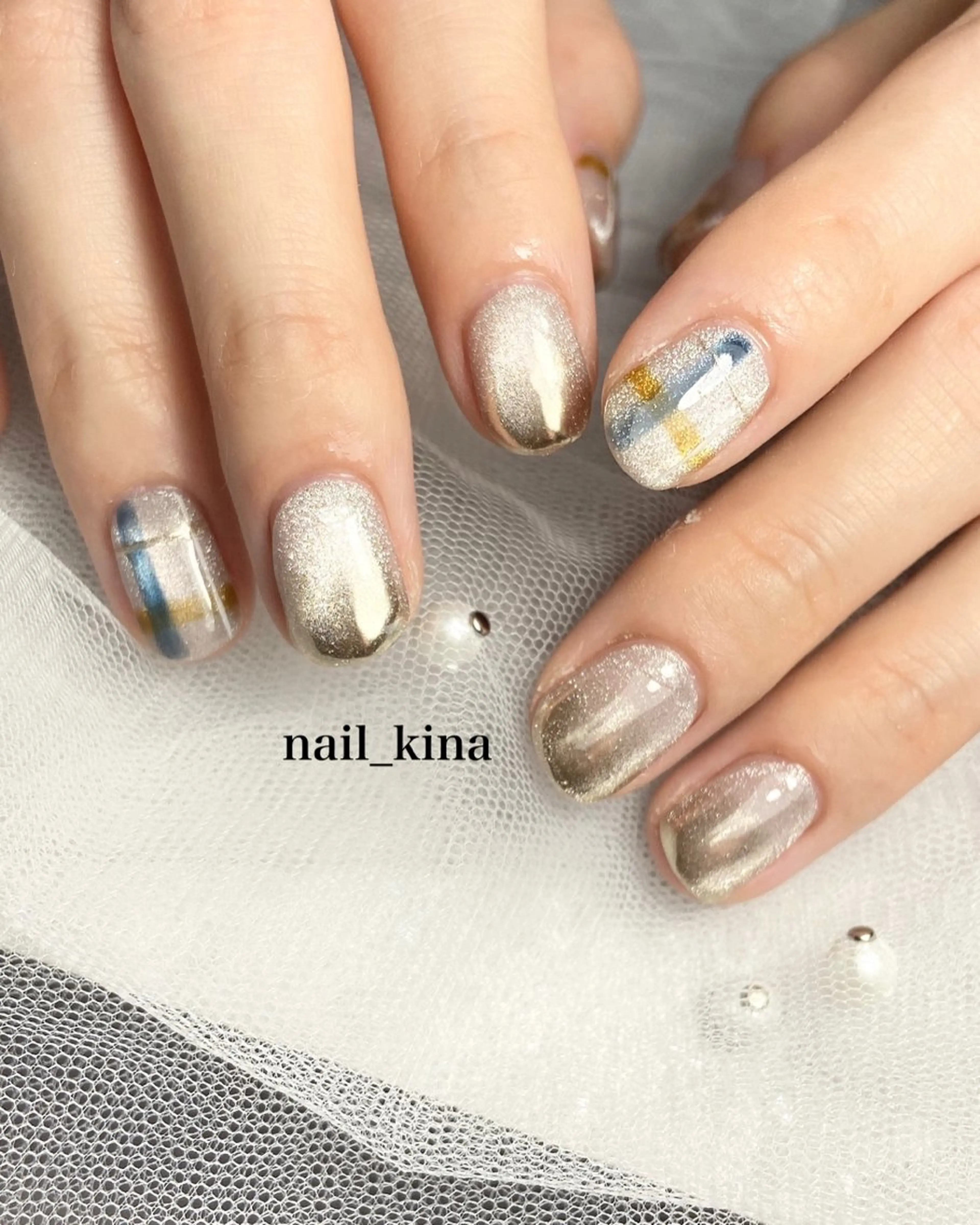 ネイル グラデーション ミラーネイル ハンドネイル nail_ kinaのネイルデザイン