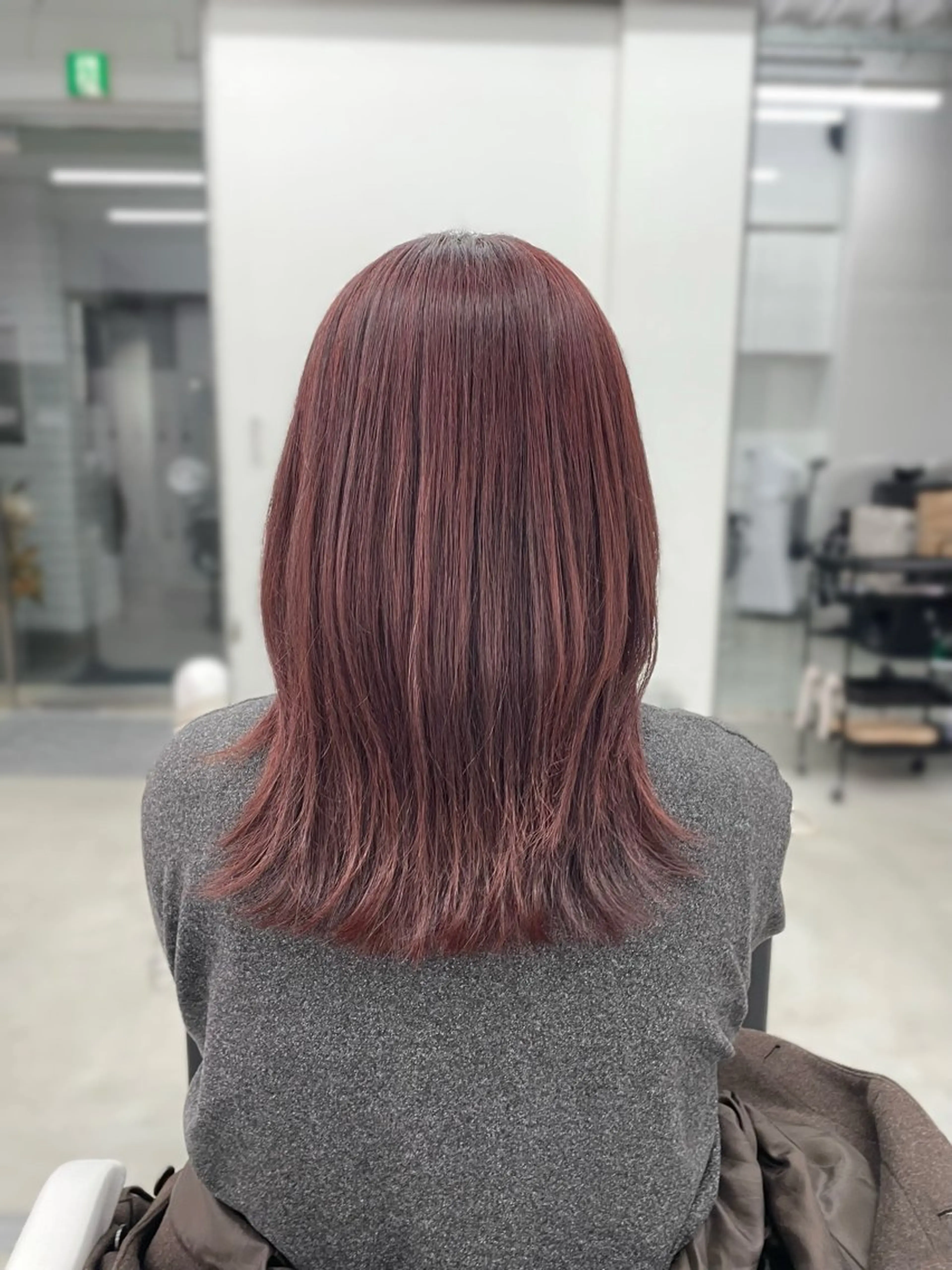 ミディアム カラー 今園 桃愛のヘアスタイル