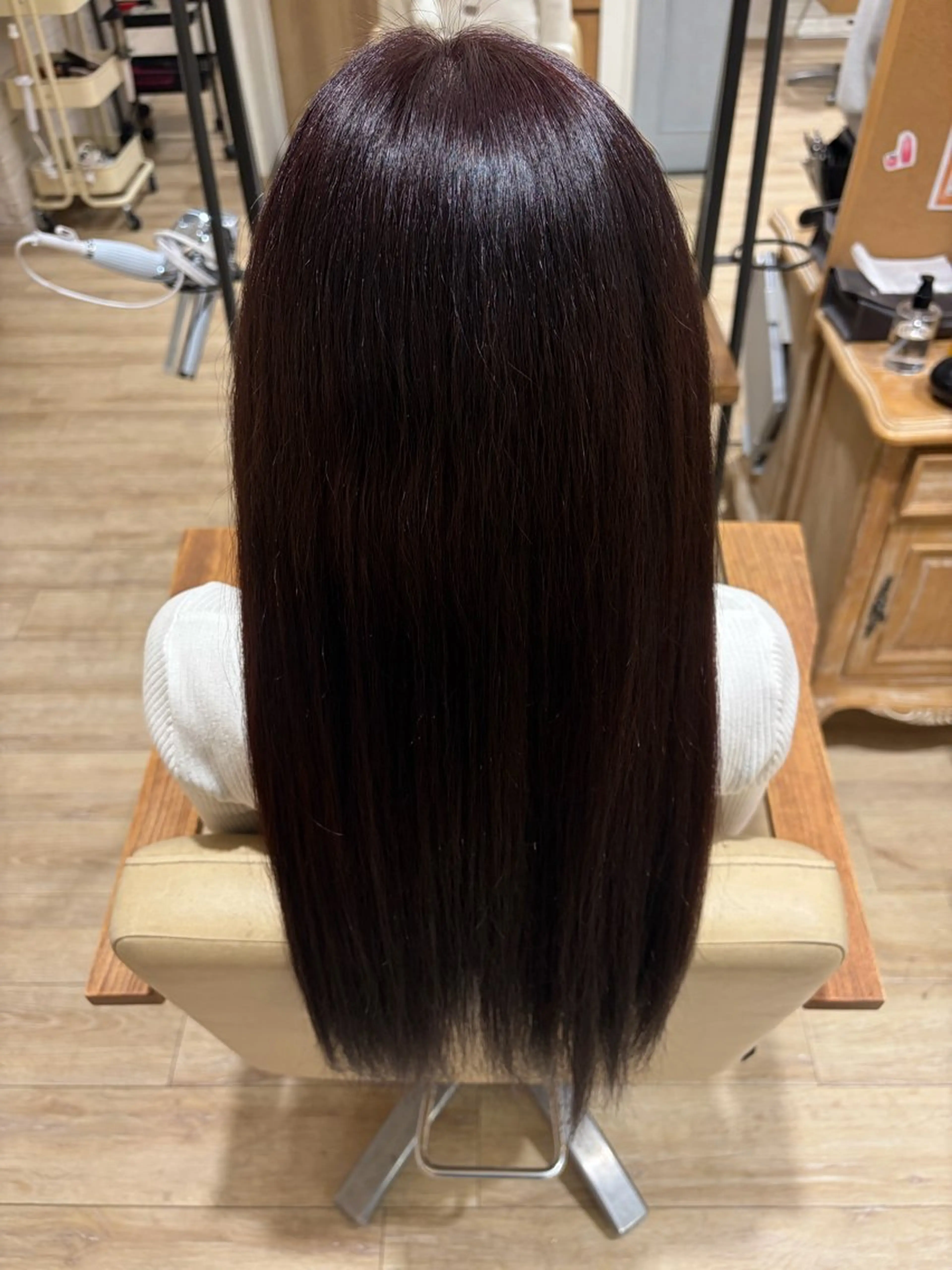 ロング カラー 伊藤 梨緒のヘアスタイル