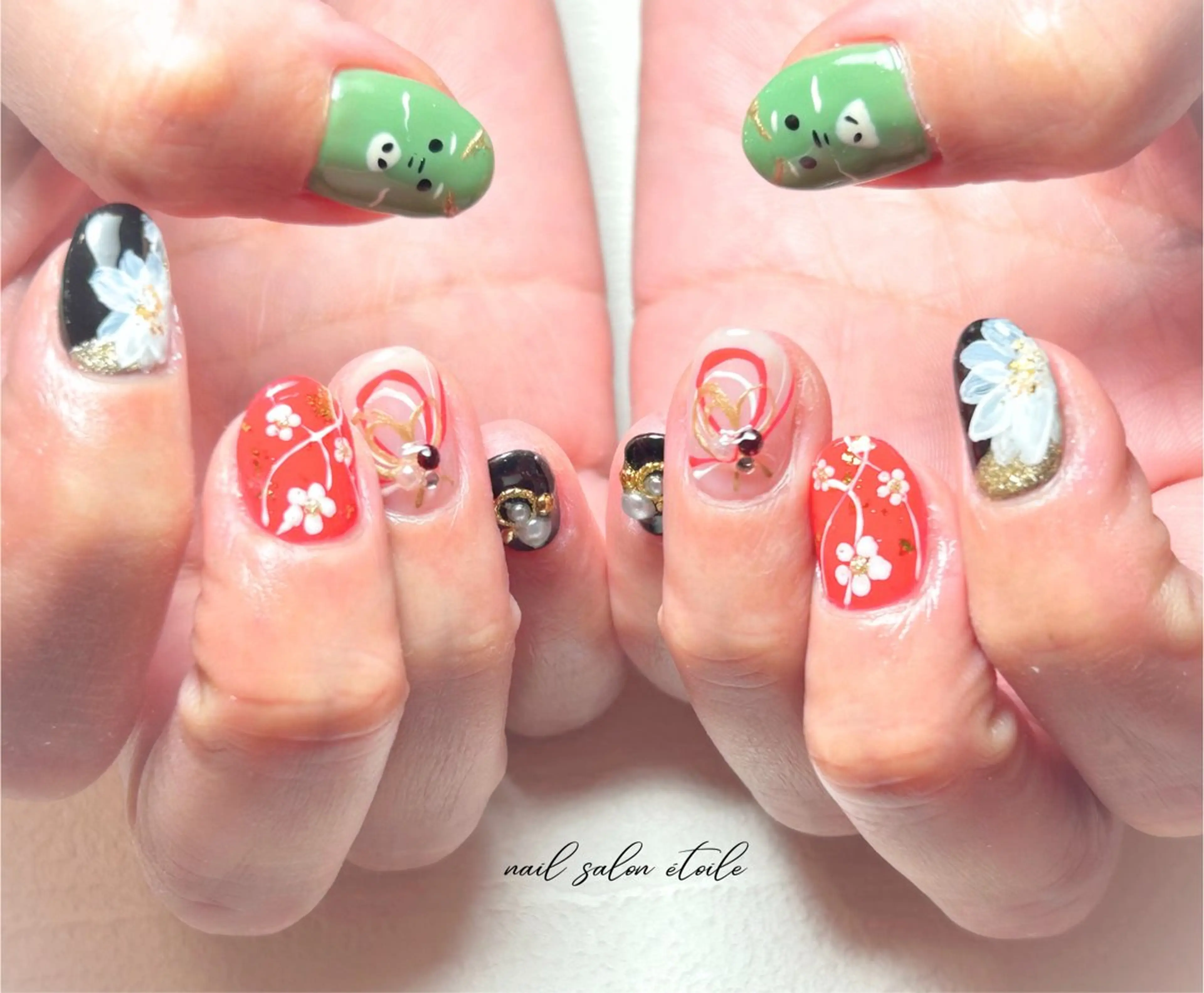 ネイル 持ち込み 赤色 冬ネイル ハンドネイル nail salon étoileのネイルデザイン