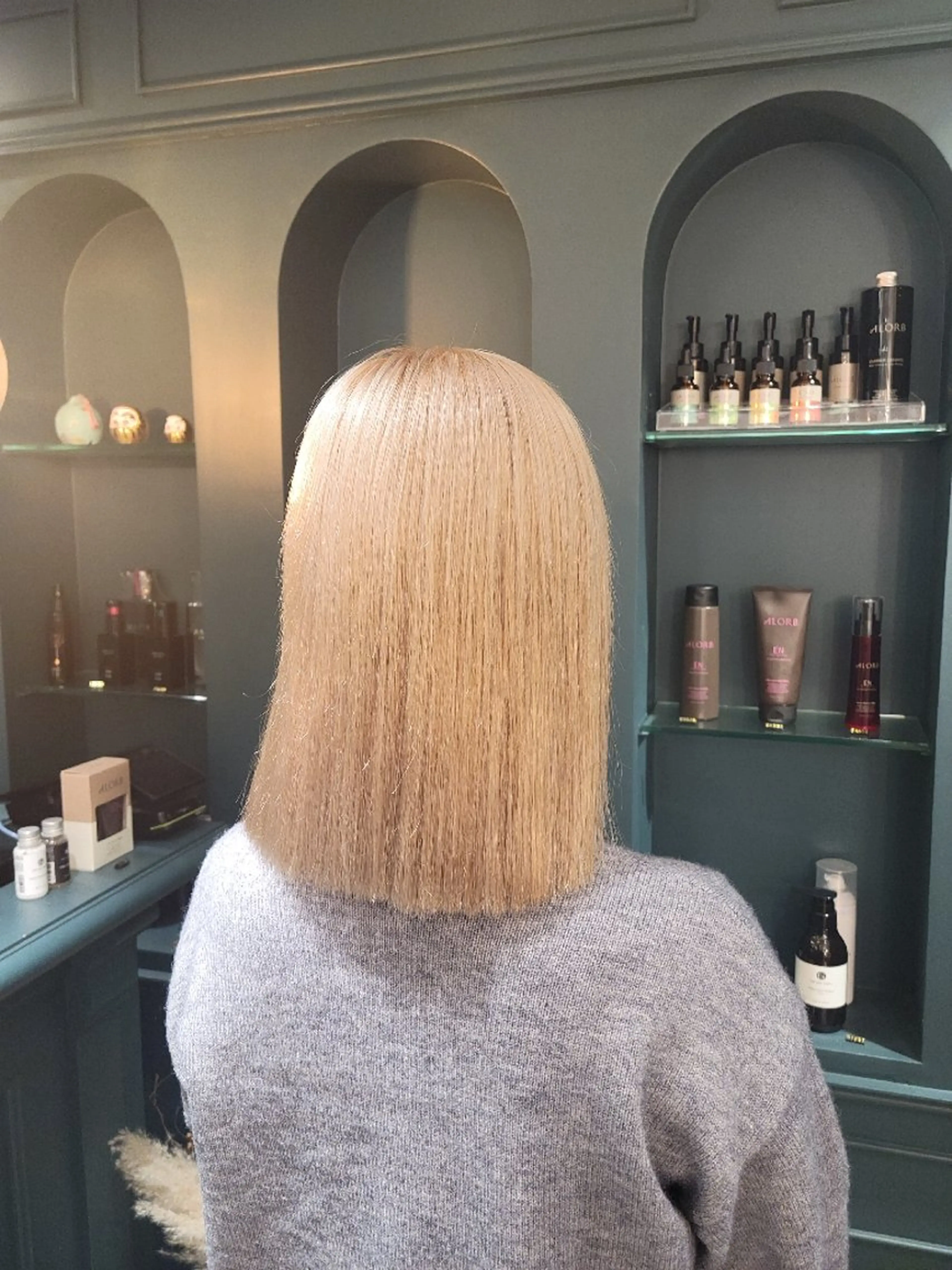ミディアム カラー ベージュカラー ホワイトベージュ ヘアカラー momo 🌷のヘアスタイル