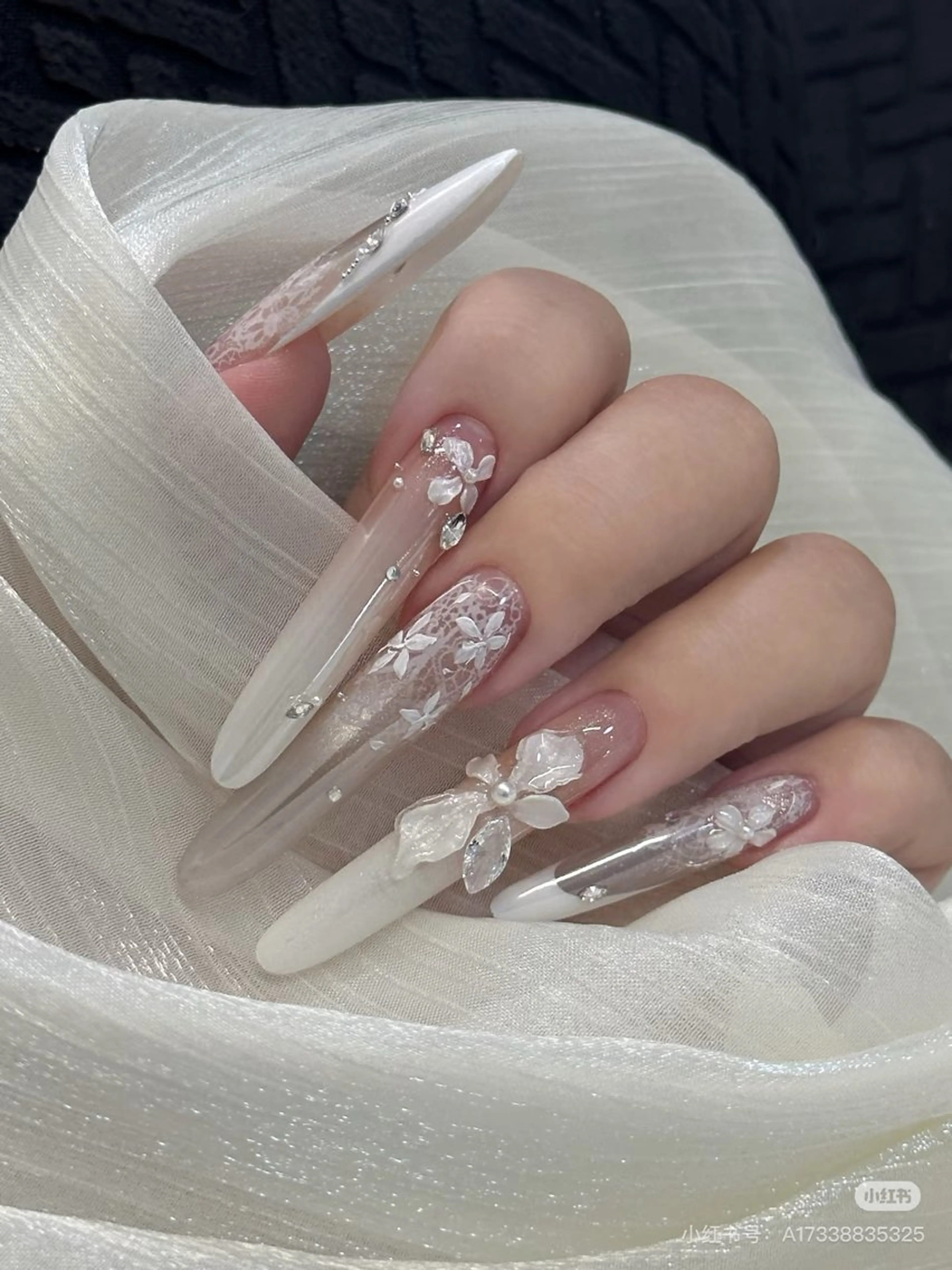 ネイル ハンドネイル LULU Nail  Salon 新宿所属・LU LU NailSalonのネイルデザイン