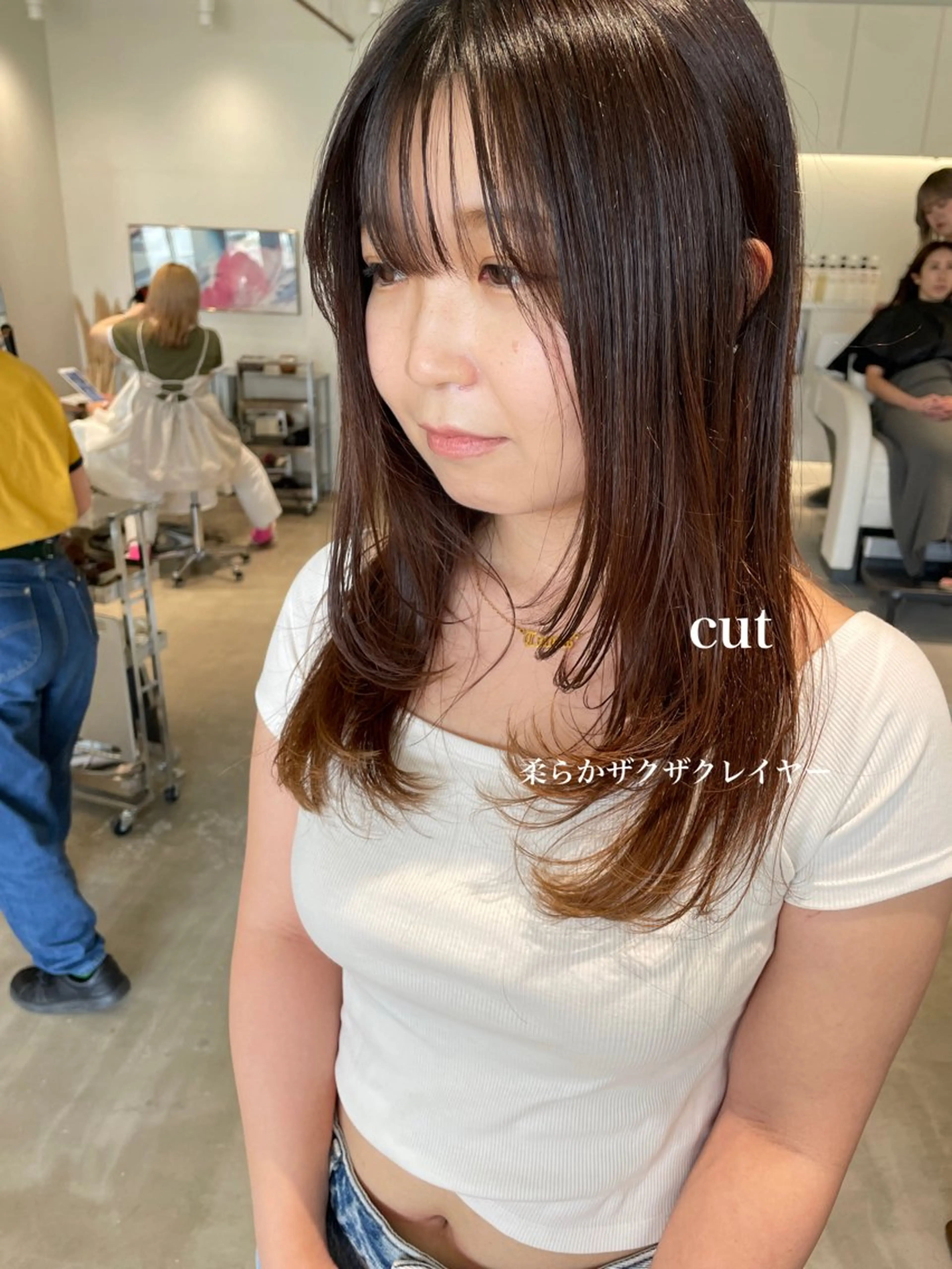 ロング レイヤーカット 峯崎 葵のヘアスタイル