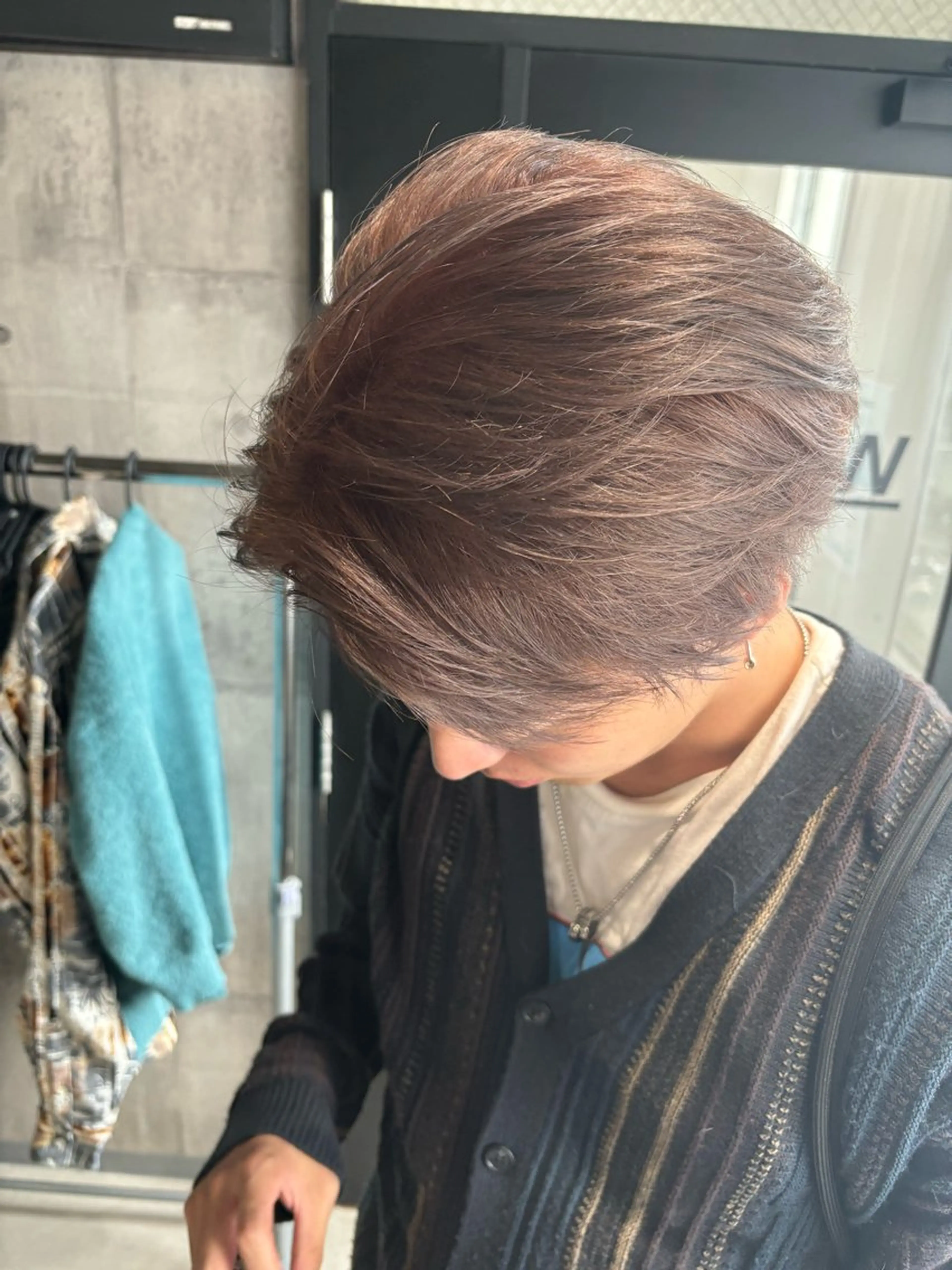 カラー メンズ グレージュ ミルクティーグレージュ カット ヘアカラー トリートメント _white【京橋店】所属・_WHITE / KENTOのヘアスタイル