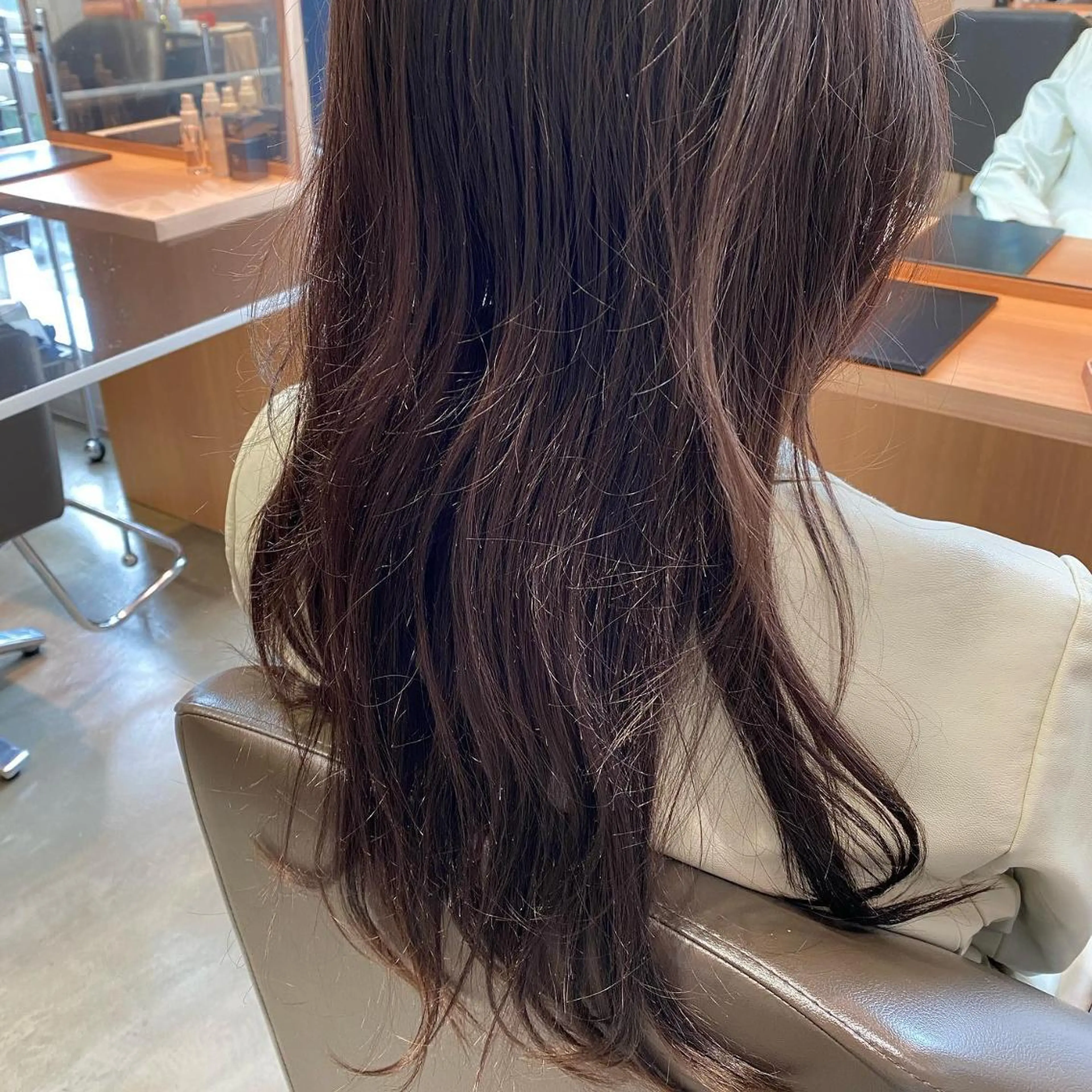 ミディアム カラー ヘアアレンジ ベージュカラー グラデーションカラー ハイライトカラー ミルクティーベージュ くせ毛 韓国/髪質改善💘 櫻井かれんのヘアスタイル