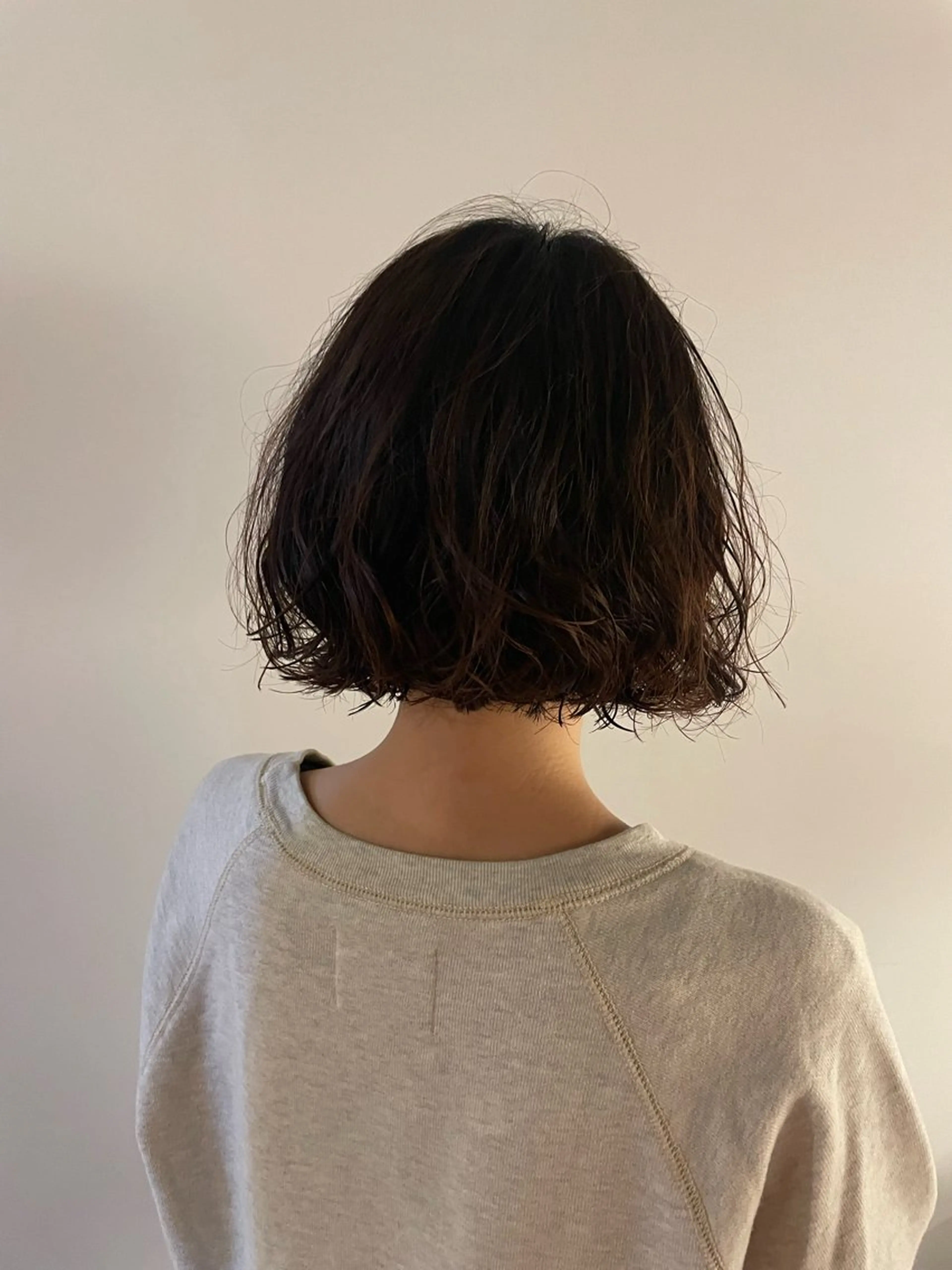 ショート パーマ ウシロダ メグミのヘアスタイル