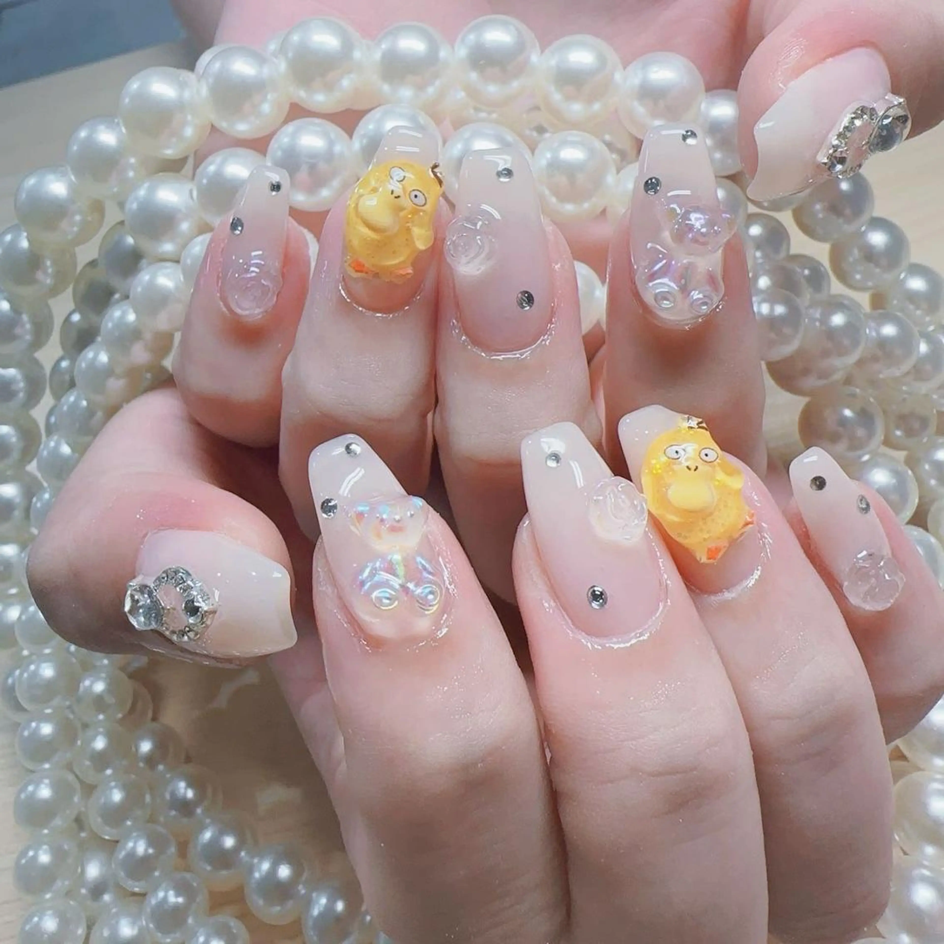 ネイル オーロラネイル 長さ出し フレンチネイル ガーリー キラキラネイル ハンドネイル Lucky nail salonのネイルデザイン