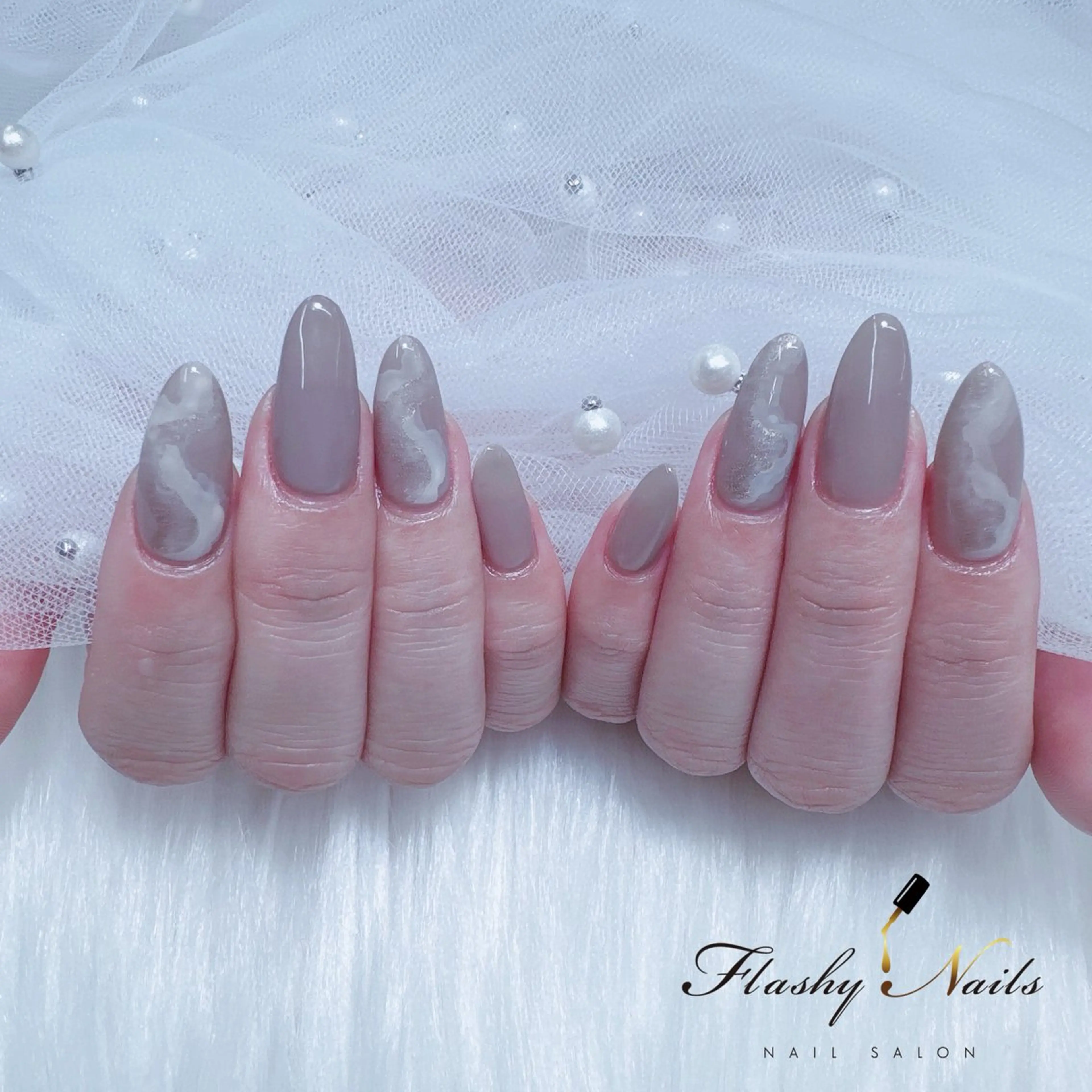 ネイル 長さ出し シンプルネイル FlashyNails所属・Flashy Nailsのネイルデザイン