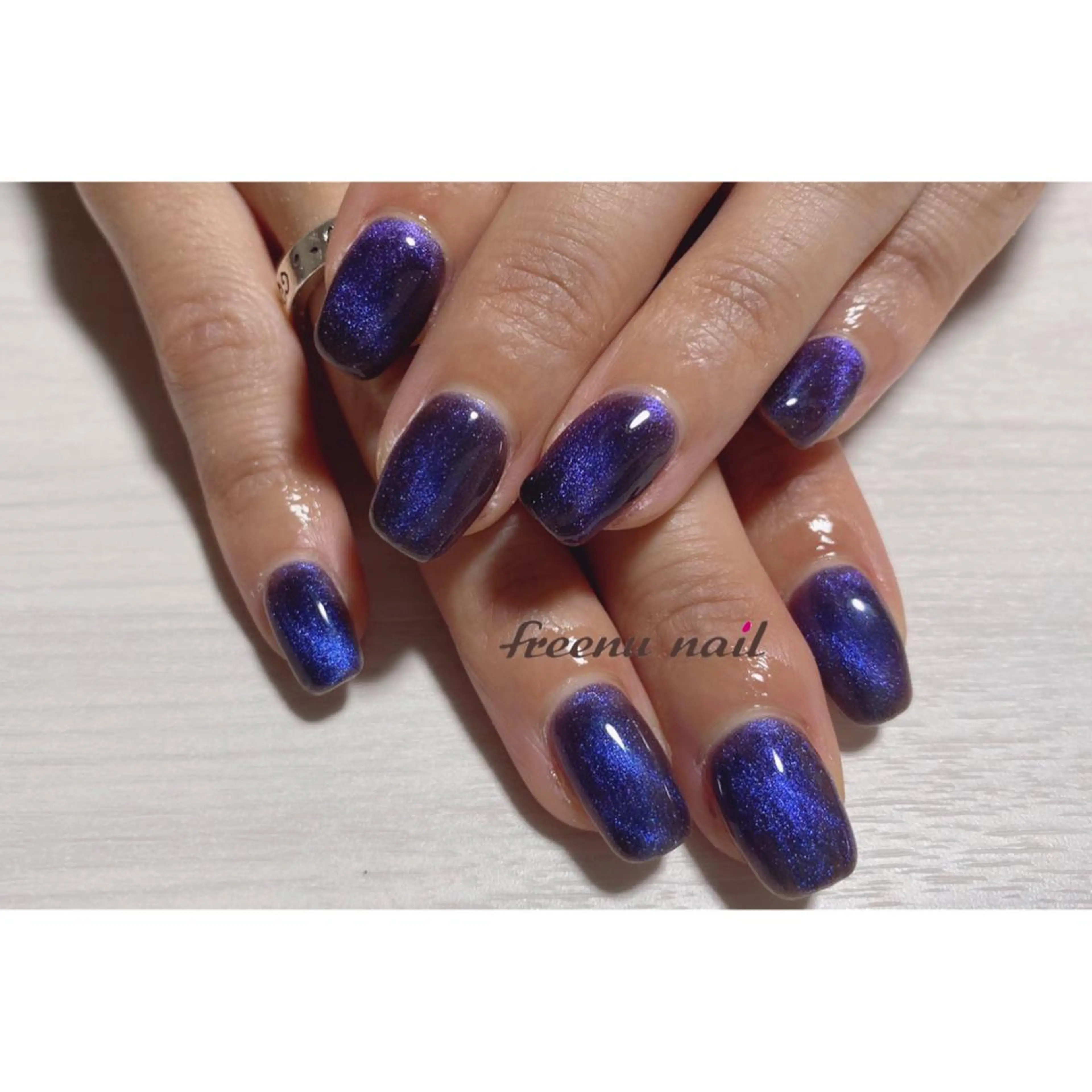 ネイル ジェルネイル キラキラネイル マグネットネイル ワンカラーネイル freenu nail【24H】のネイルデザイン