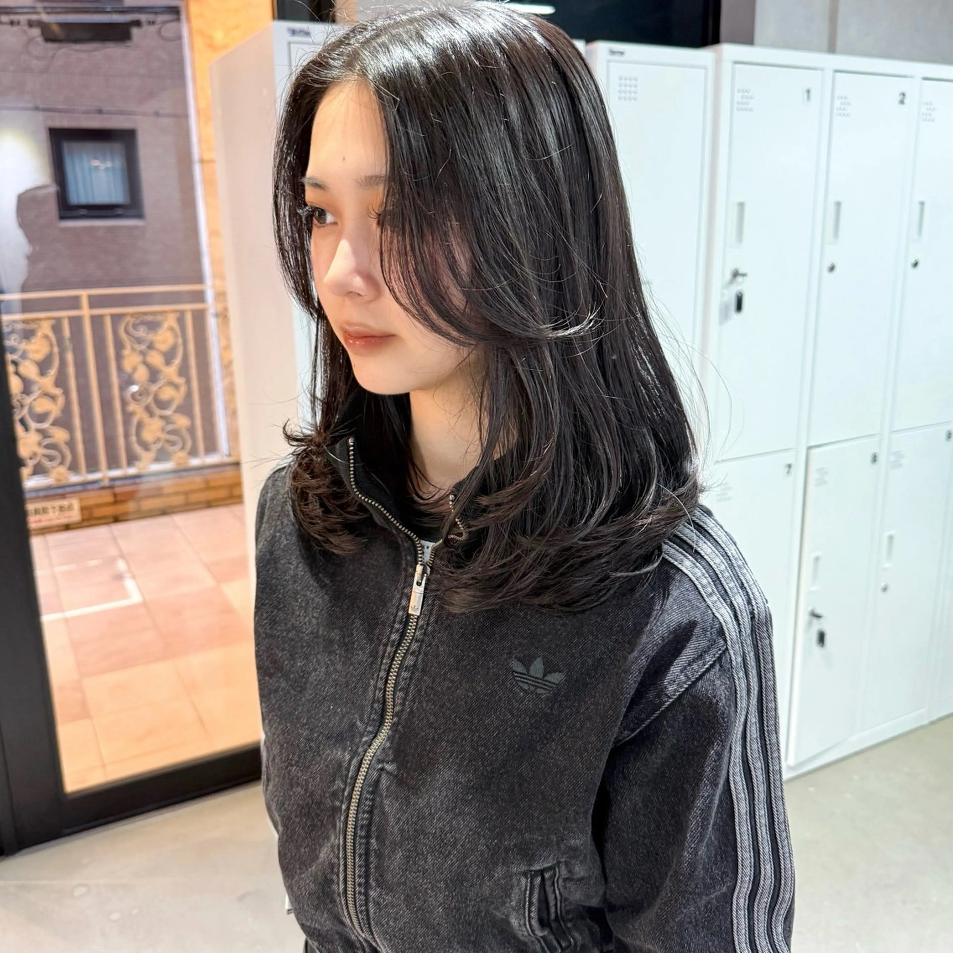 ミディアム カラー ミディアムレイヤー グレージュ レイヤーカット ヘアカラー レイヤー/暖色/ ミルクティー/マリアのヘアスタイル