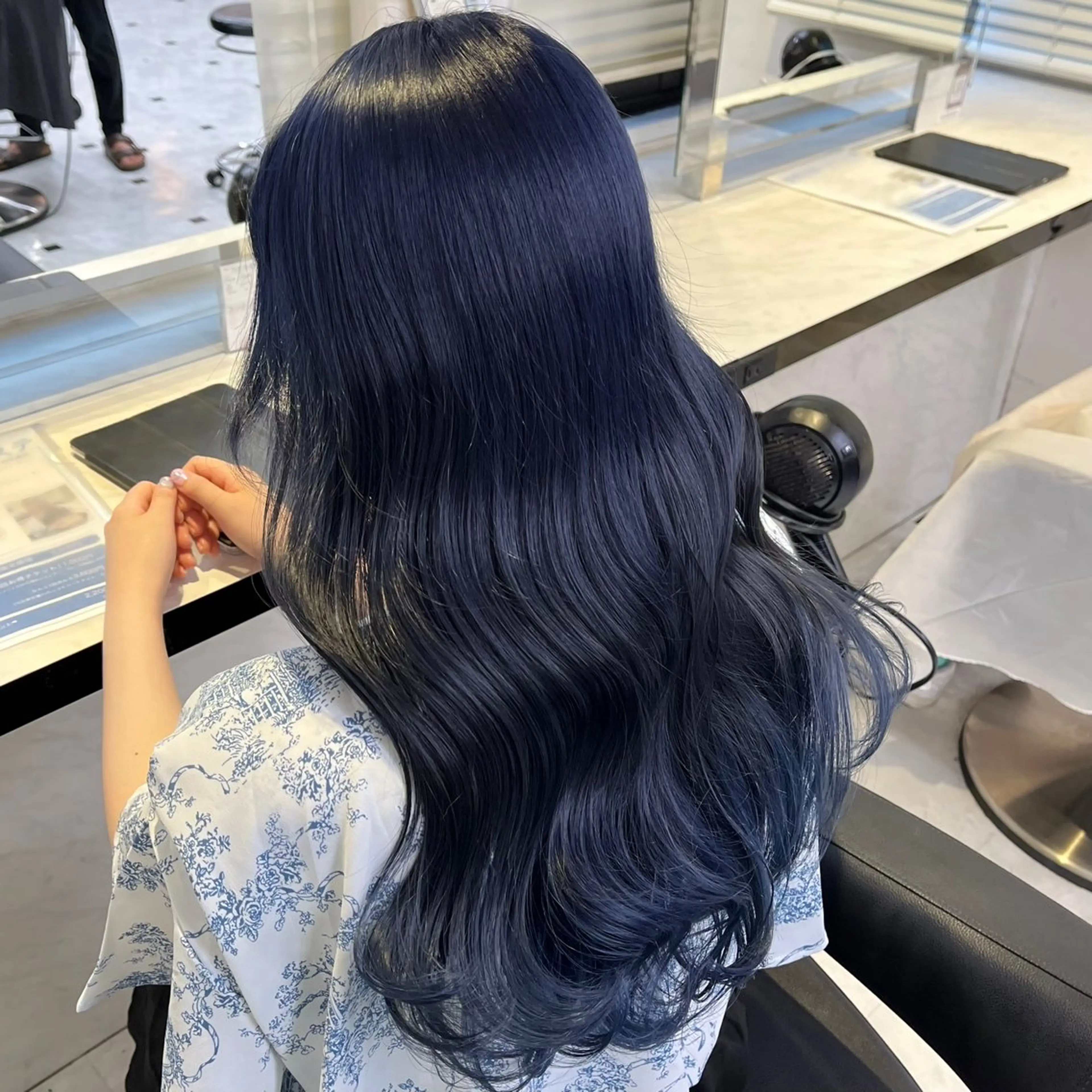 セミロング カラー ヘアアレンジ 🍒透明感カラー🌨 🥕ハイトーンカラーのヘアスタイル