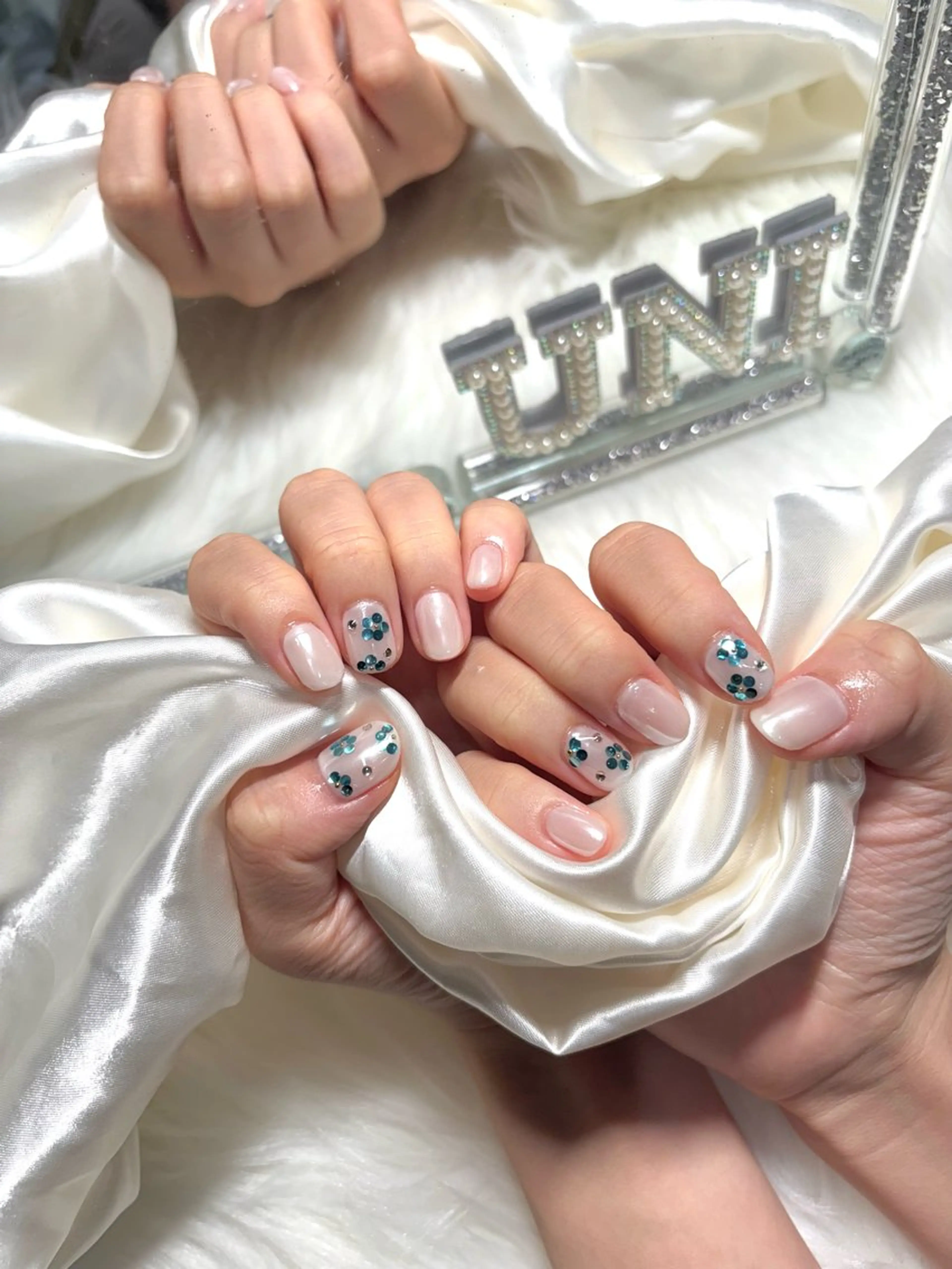 ネイル ミラーネイル ハンドネイル フットネイル unibeauty &nailsalon所属・Uni. kのネイルデザイン