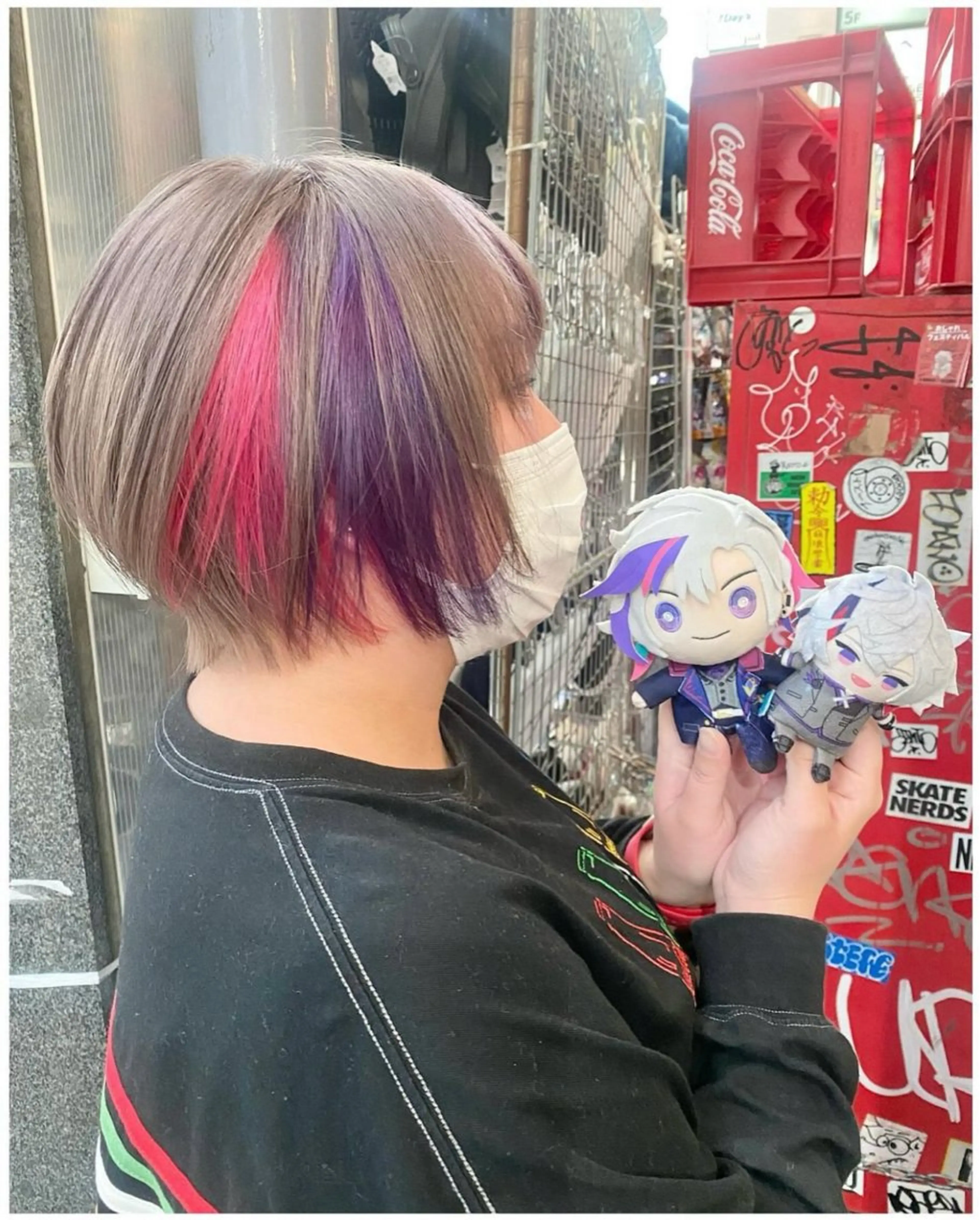 ショート カラー ベージュカラー シルバー シルバーベージュ ヘアカラー GARU-ガル-所属・TSUNO🦖 派手髪/オタク美容師のヘアスタイル