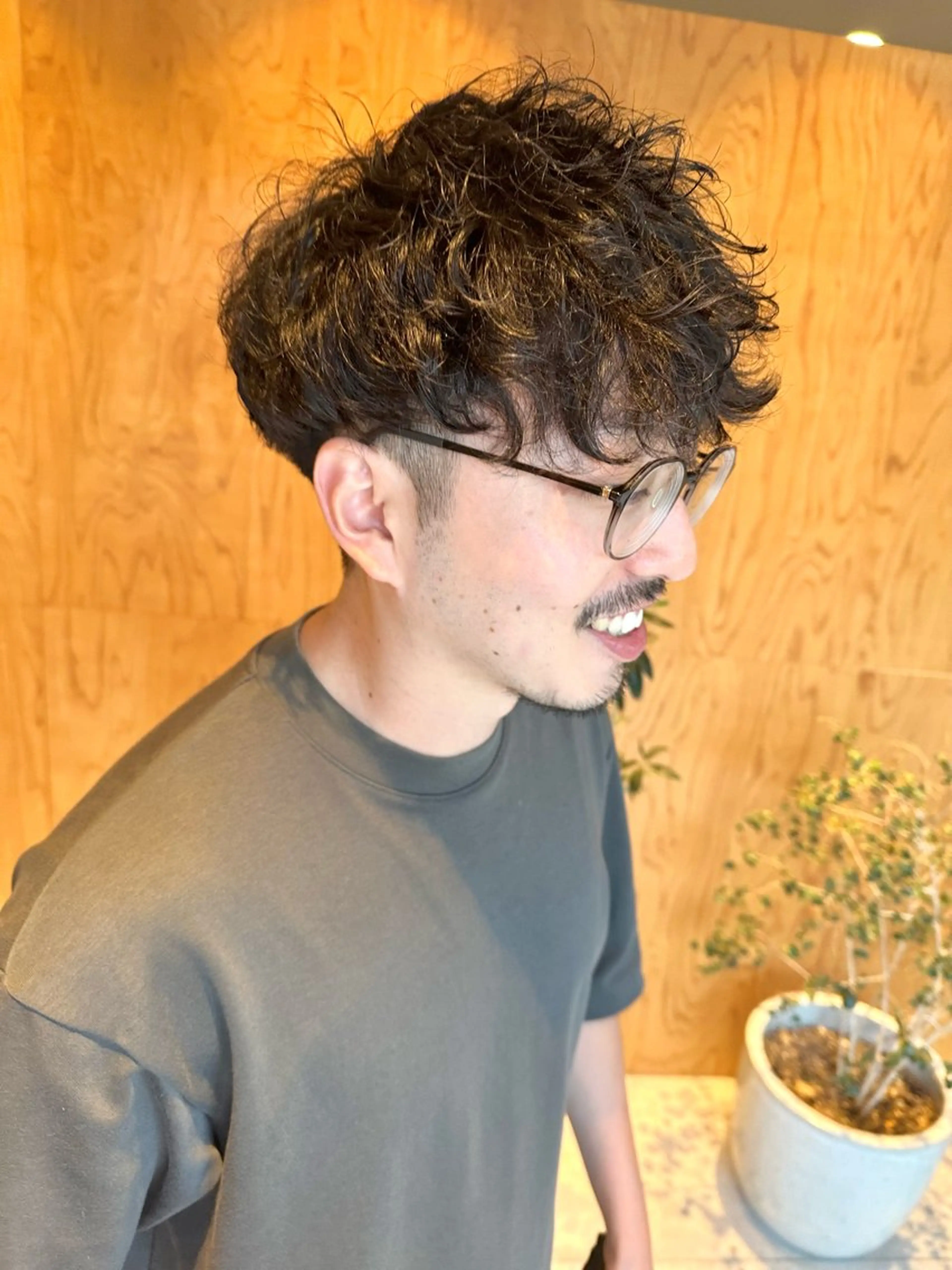 ミディアム パーマ メンズ ミディアムパーマ メンズパーマ メンズパーマ達人/ フェード/イツキのヘアスタイル