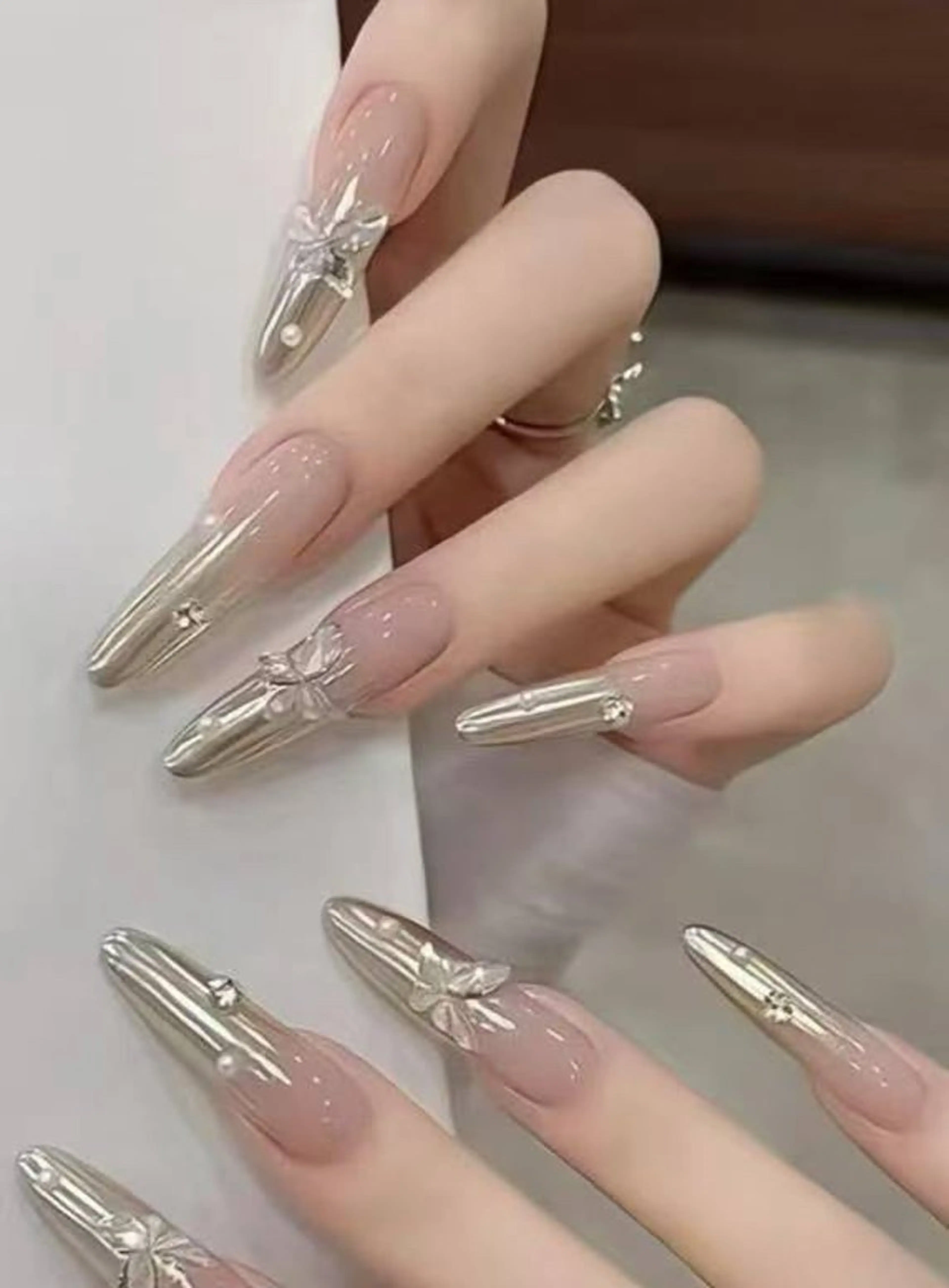 ロング NOA NAILのネイルデザイン