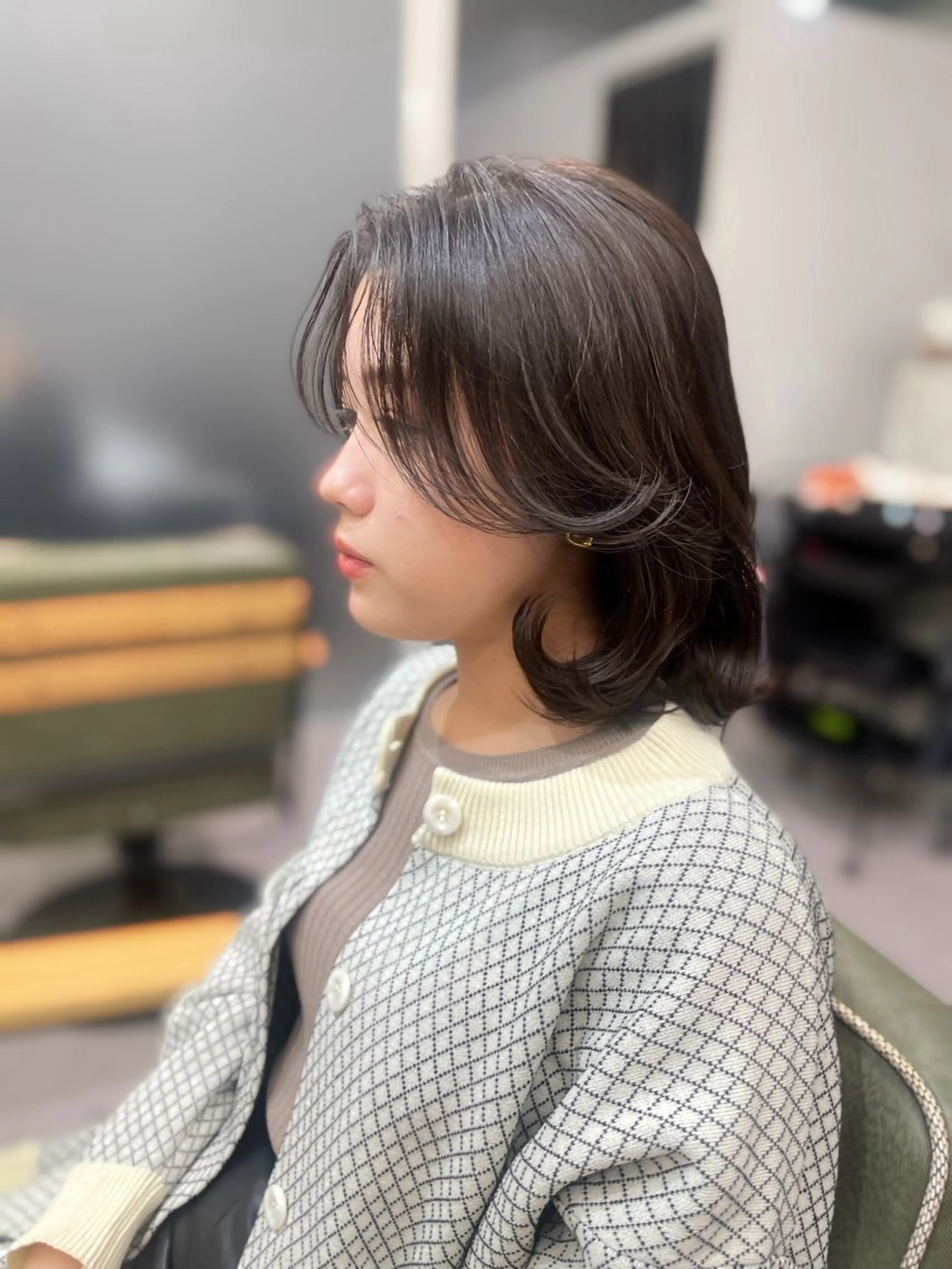 ショート カット ヘアカラー トリートメント shes茶屋町アリサ 🎀顔周り×韓国風のヘアスタイル