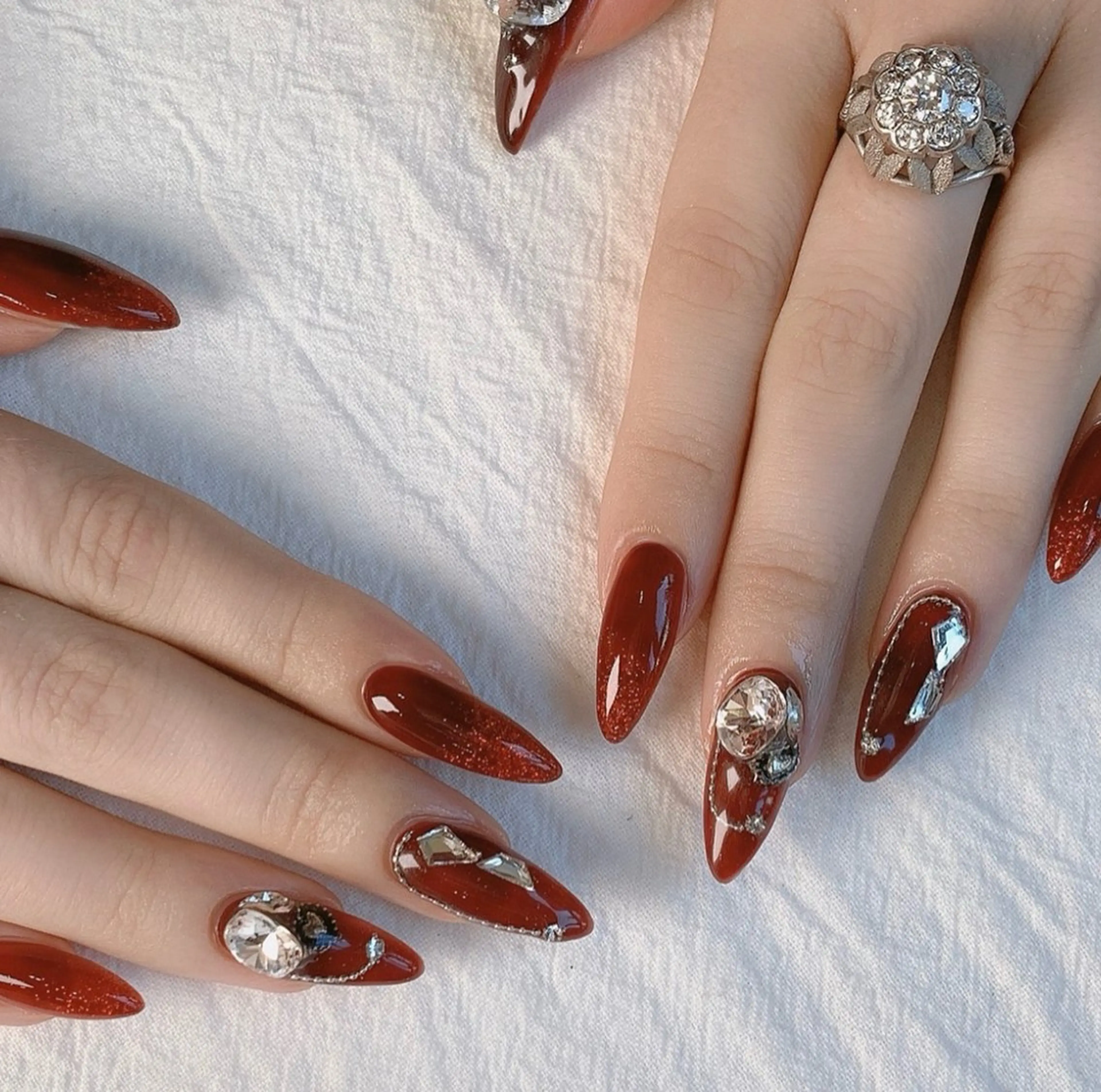 ネイル アートネイル オーロラネイル フレンチネイル ジェルネイル グラデーション ハンドネイル Ryunail所属・Ryu Nail Shinokuboのネイルデザイン