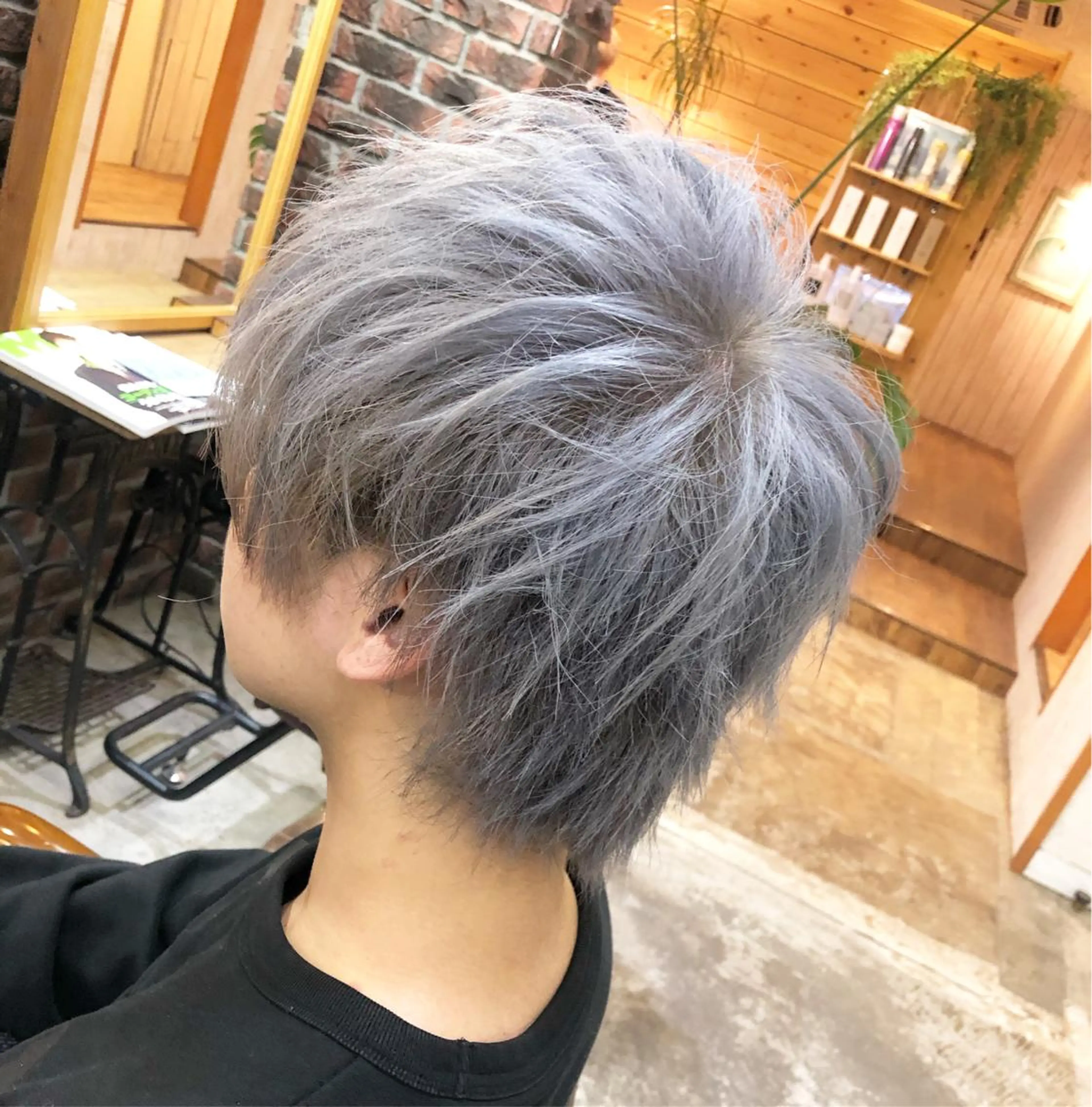 ショート カラー メンズ メンズブリーチ メンズハイトーン アッシュ ベージュカラー ブリーチ メンズカラー/ バレイヤージュ/聖斗のヘアスタイル