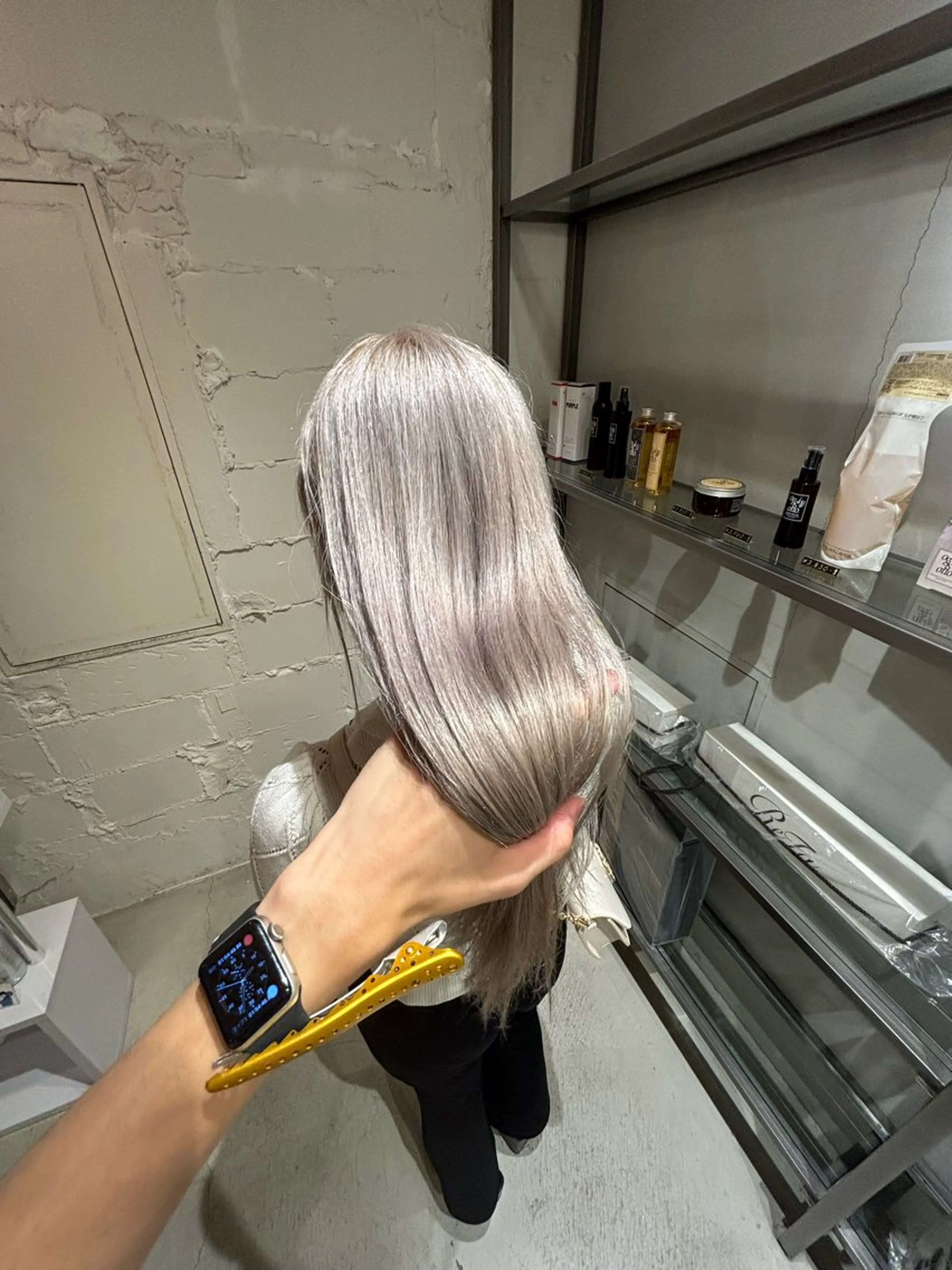 ロング カラー ヘアアレンジ ブリーチ ダブルカラー ハイトーンカラー シルバー トリートメント カット ヘアカラー 🌈難波🌈ベージュ カラー【ヒロム】のヘアスタイル