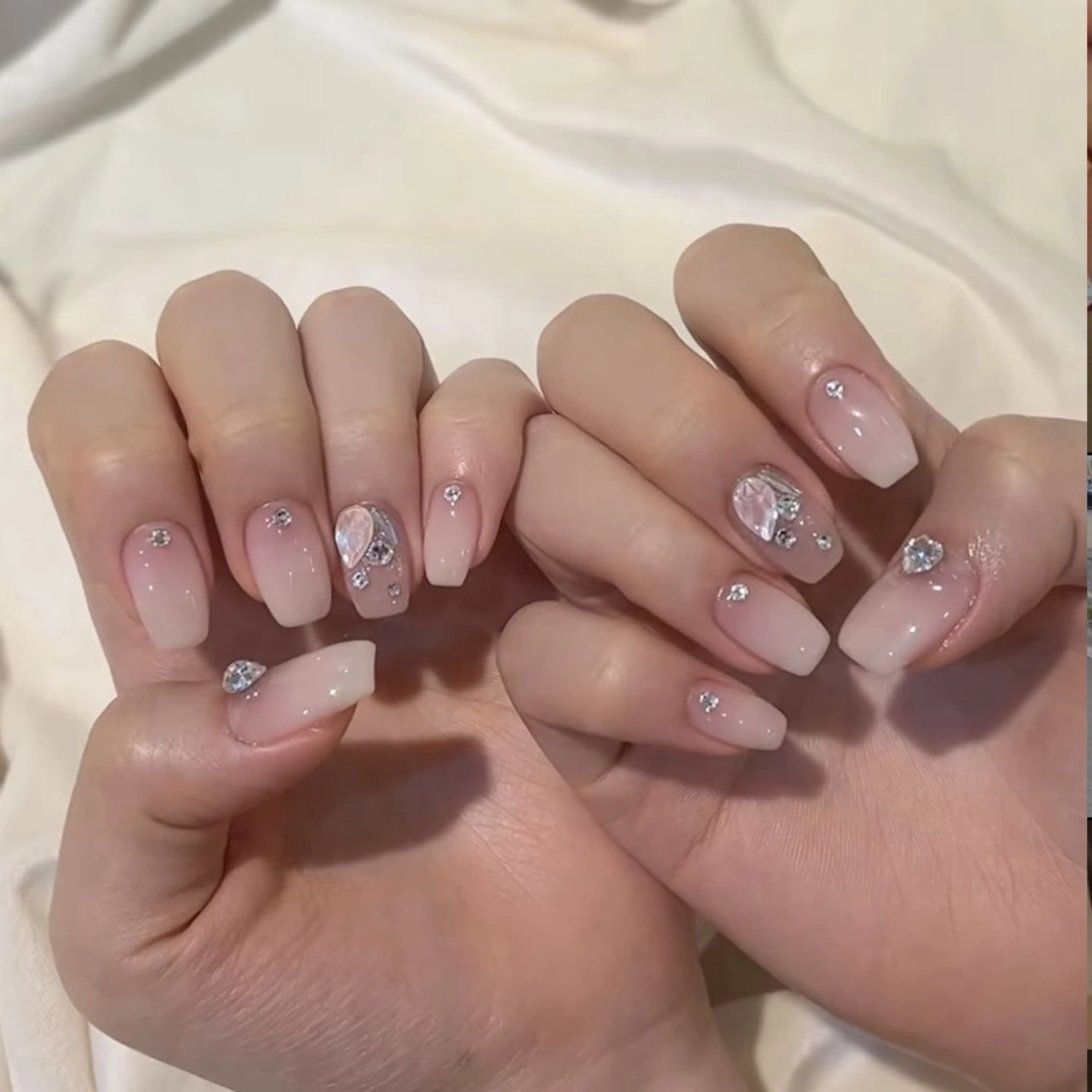 ネイル アートネイル フレンチネイル ジェルネイル 韓国ネイル 持ち込み ハンドネイル ハンドケア ボニー Coco nailのネイルデザイン