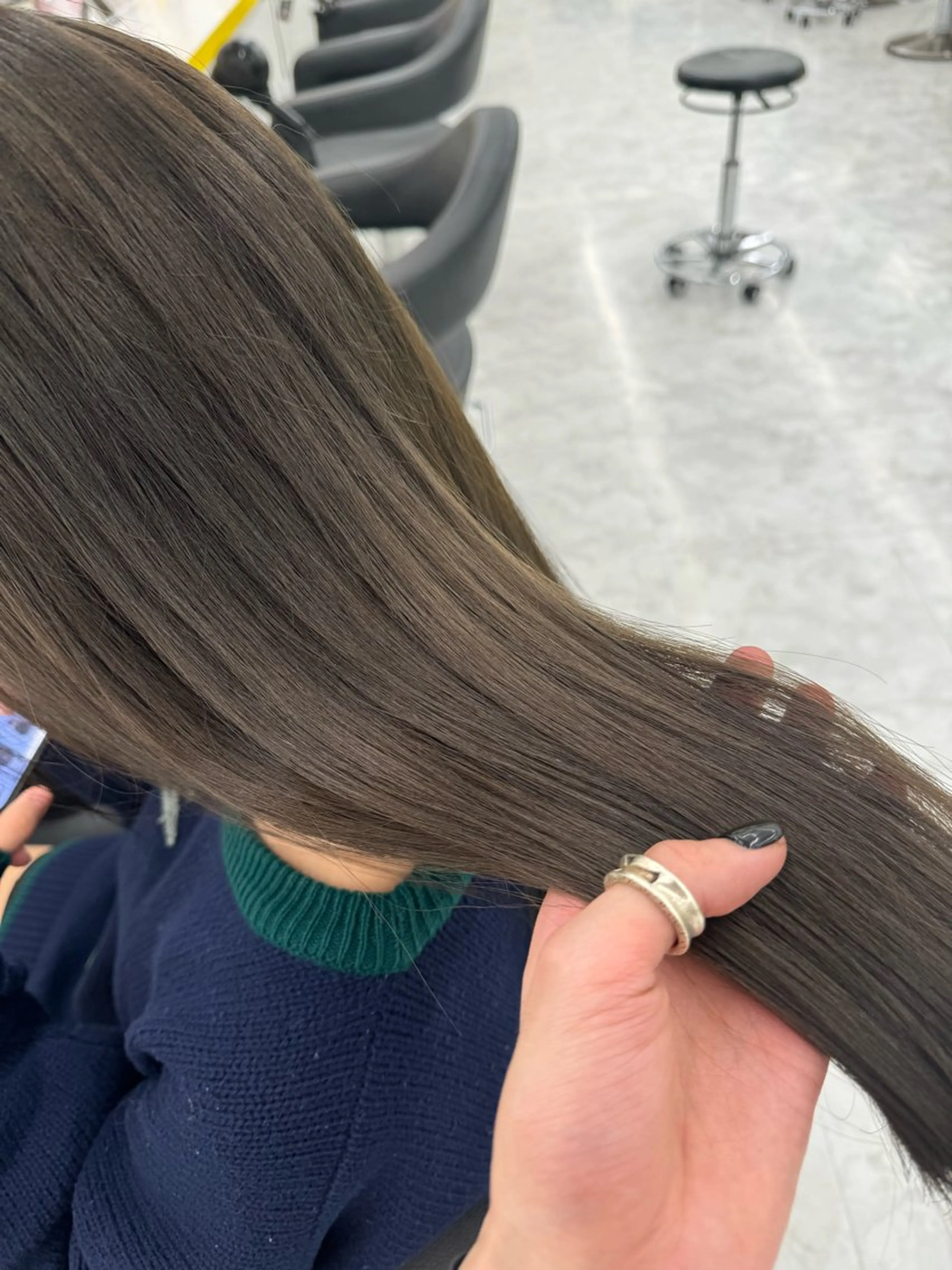 ロング カラー ヘアアレンジ 透明感カラー グレージュ カット ヘアカラー トリートメント ☁️縮毛矯正✖️ 赤み消し☁️りくのヘアスタイル
