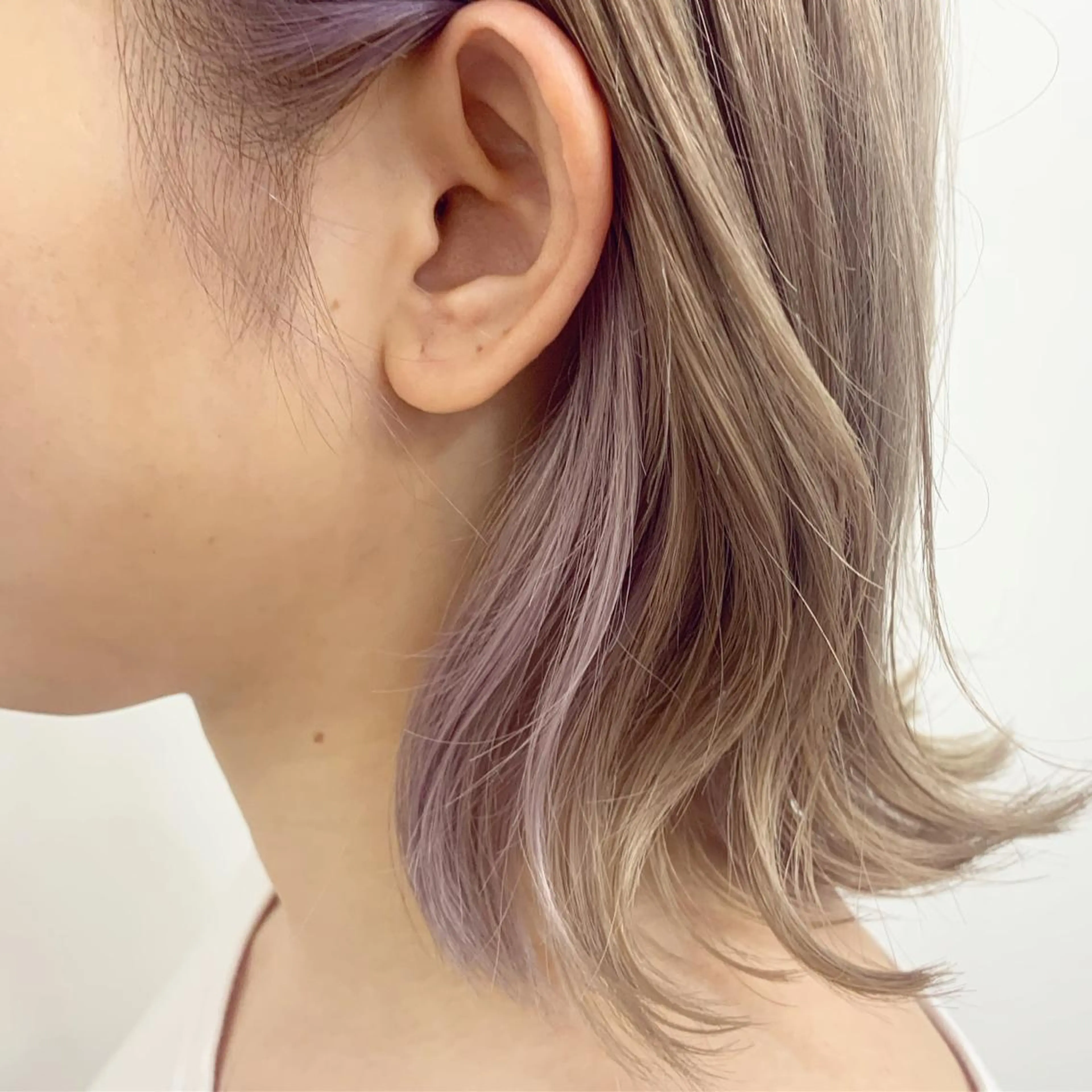 ミディアム カラー インナーカラー パープルカラー ヘアカラー トリートメント chama レイヤーカットのヘアスタイル