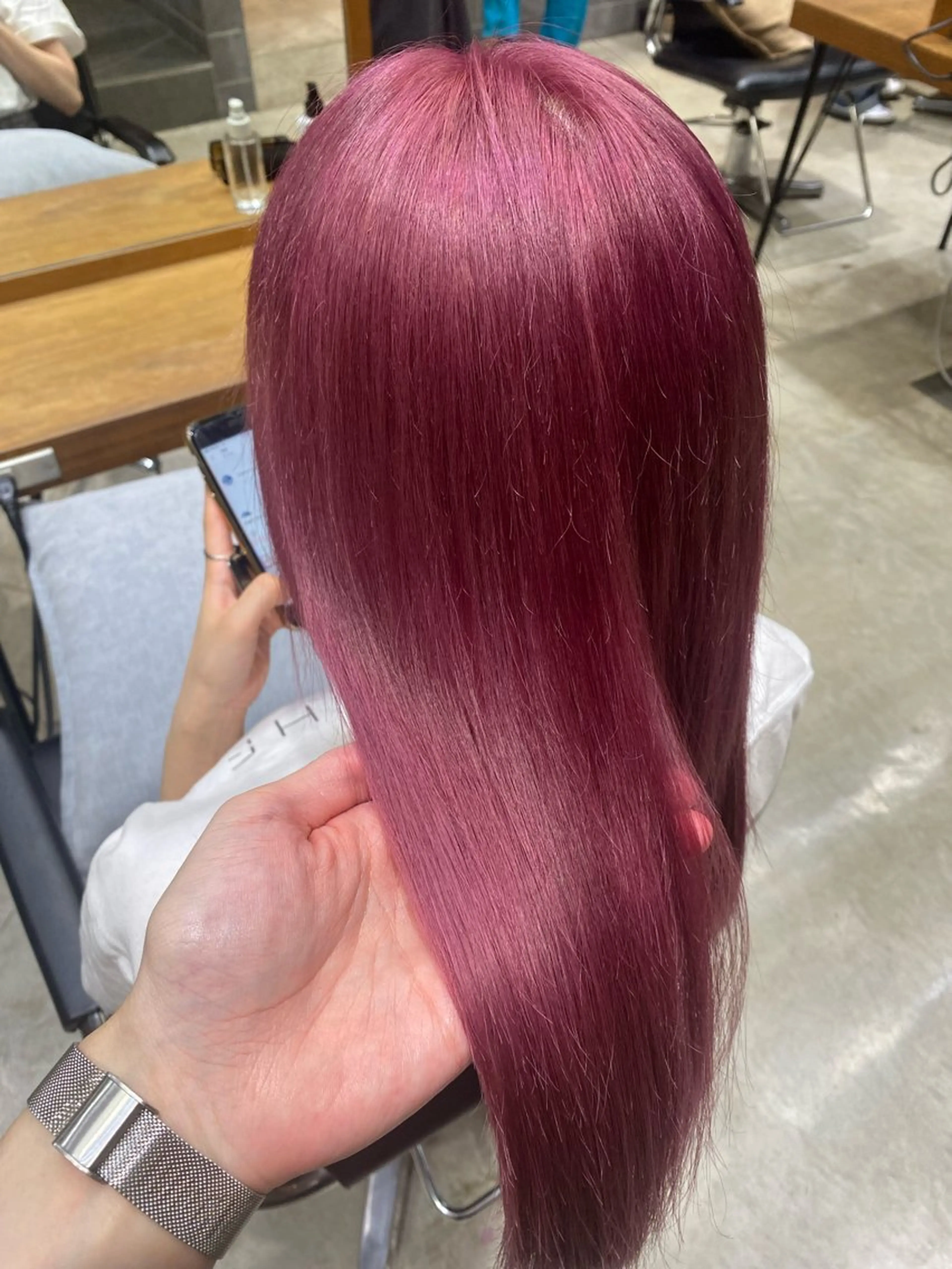 ミディアム カラー レイヤーカット× ハイトーン👾はちすのヘアスタイル