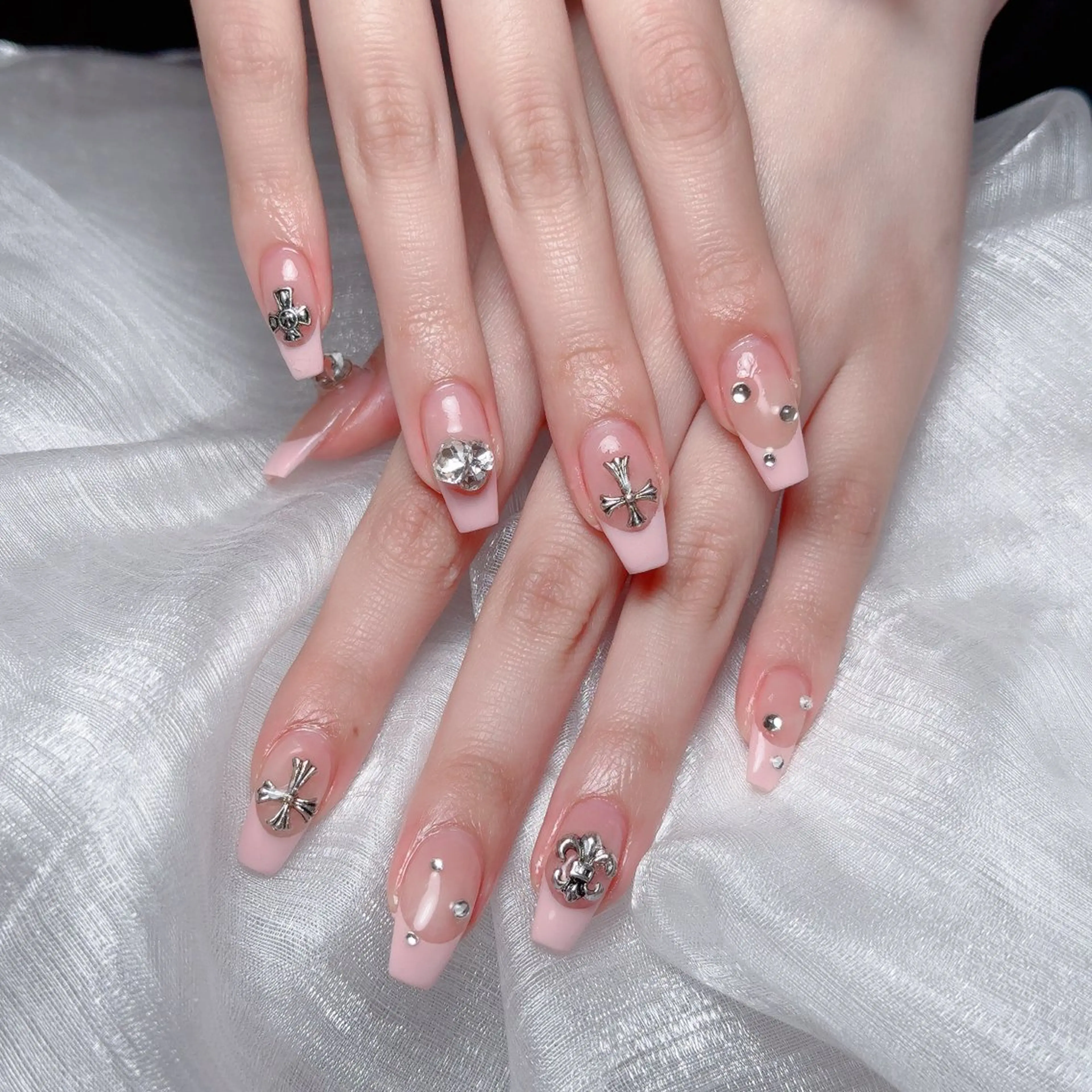 ネイル ハンドネイル ハンドケア ネイル👑クイーンズ NailQueensのネイルデザイン