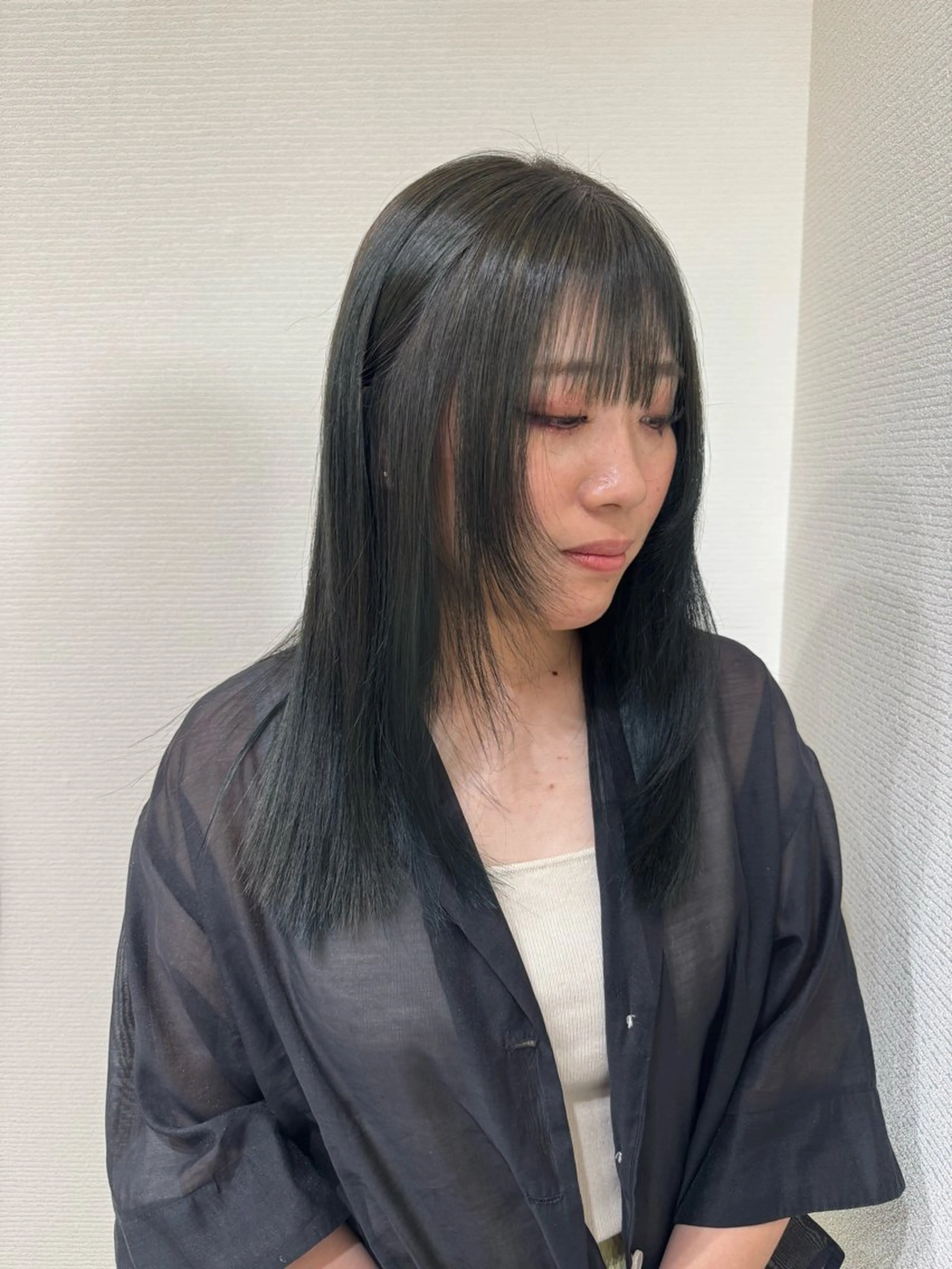 カット+透明感カラー(赤みをなくす)の写真