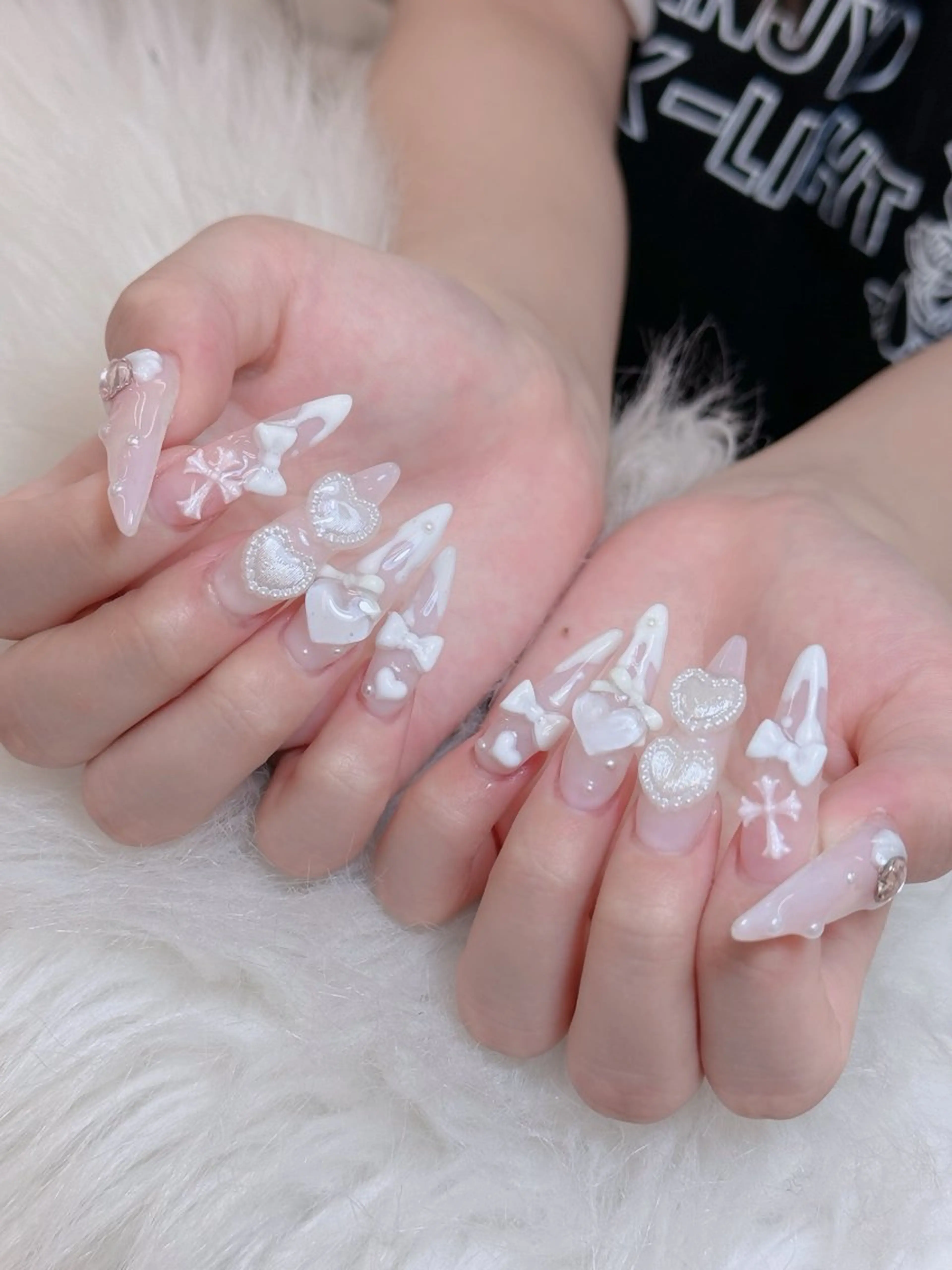 ネイル オーロラネイル チークネイル フットネイル フレンチネイル 韓国ネイル Lumi Nail Salon所属・Lumi Nail 新大久保3‘のネイルデザイン