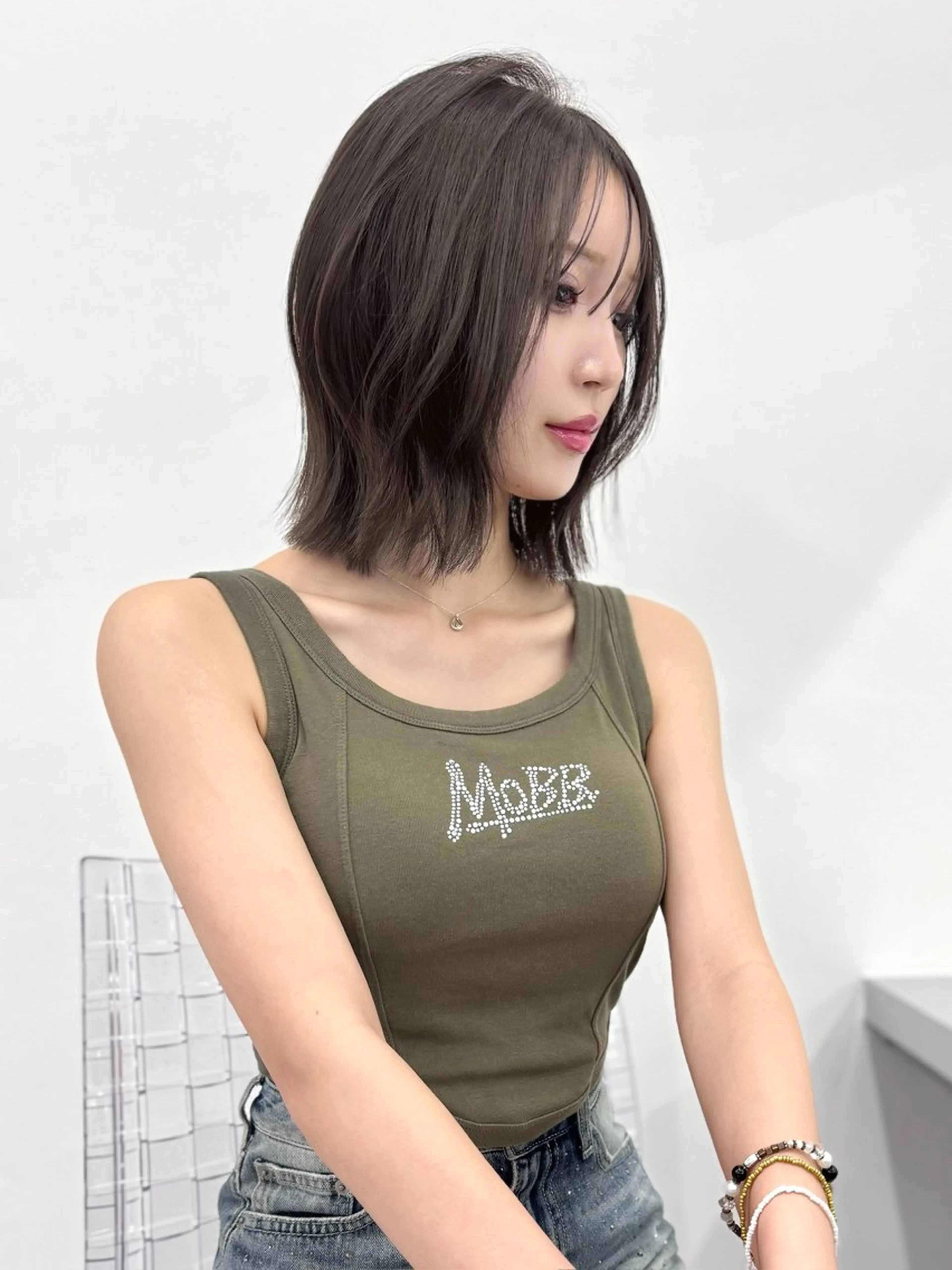 ミディアム カラー ベージュカラー ブリーチ ケアブリーチ デザインカラー ダブルカラー カット ヘアカラー トリートメント TATSU ミルクティーベージュのヘアスタイル