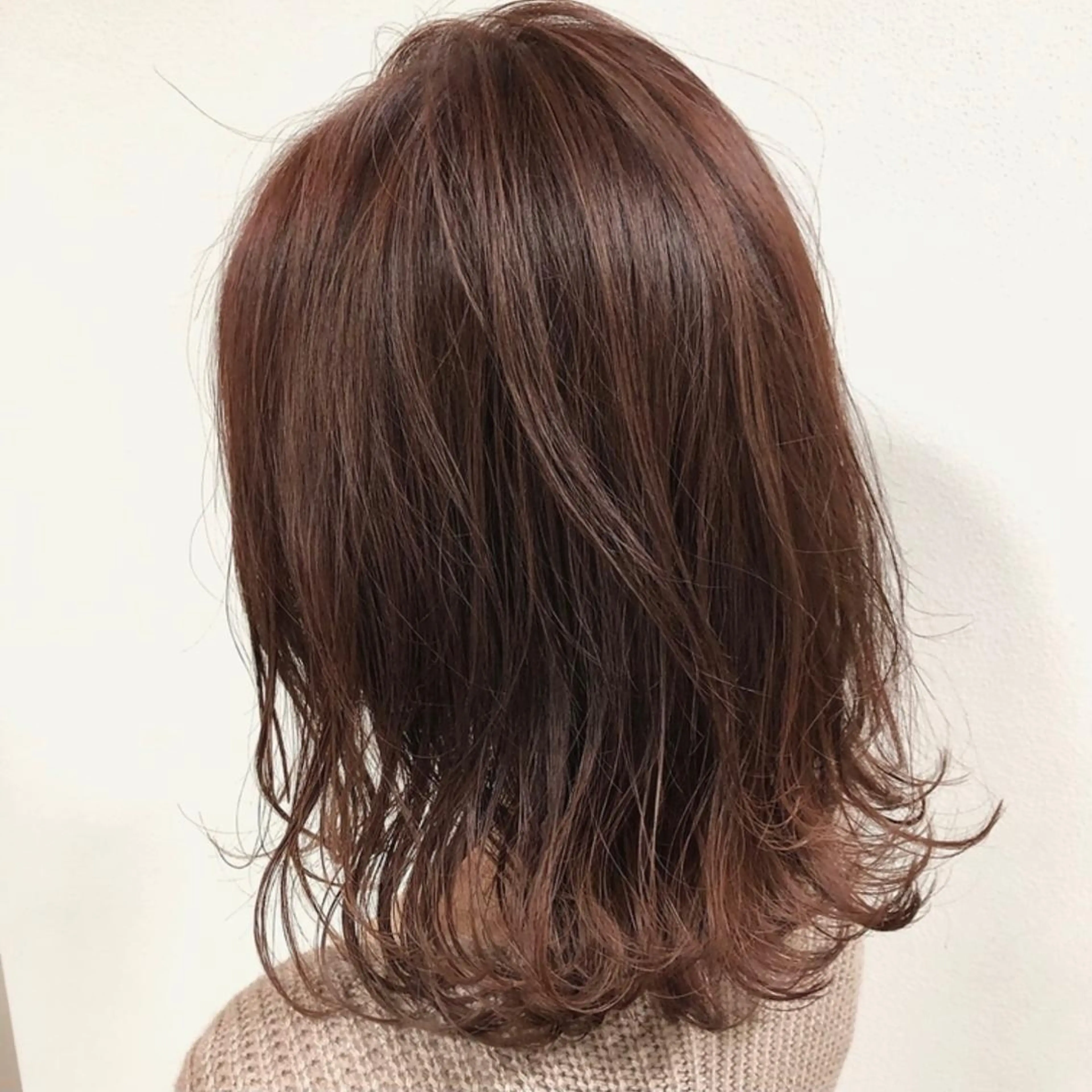 セミロング カラー ブラウンカラー ハイライトカラー モカブラウン ハイライト インナーカラー|前髪 カットKANNA🤍のヘアスタイル